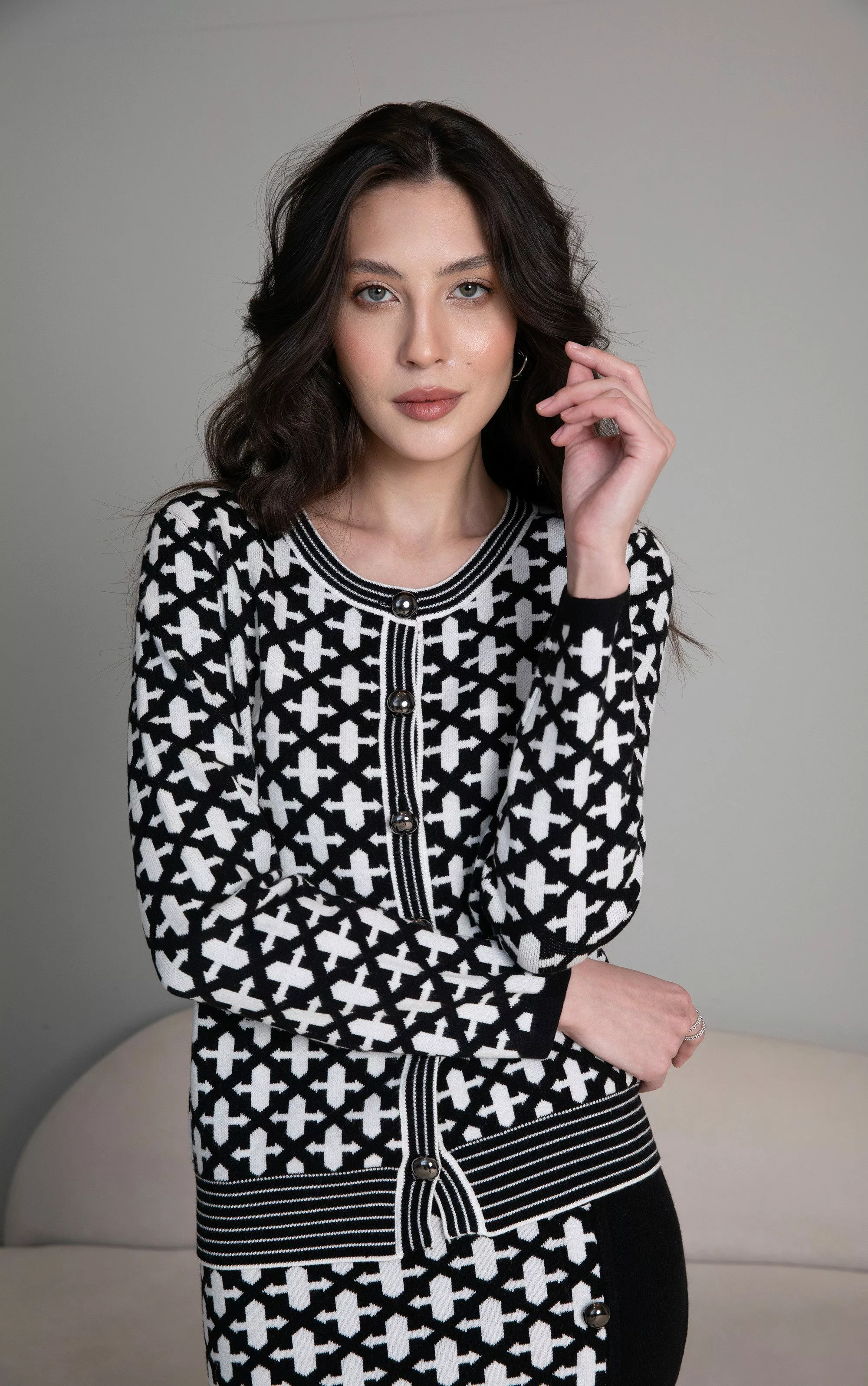 Passioni Strickjacke mit einem schwarz-weißen geometrischen, günstig online kaufen