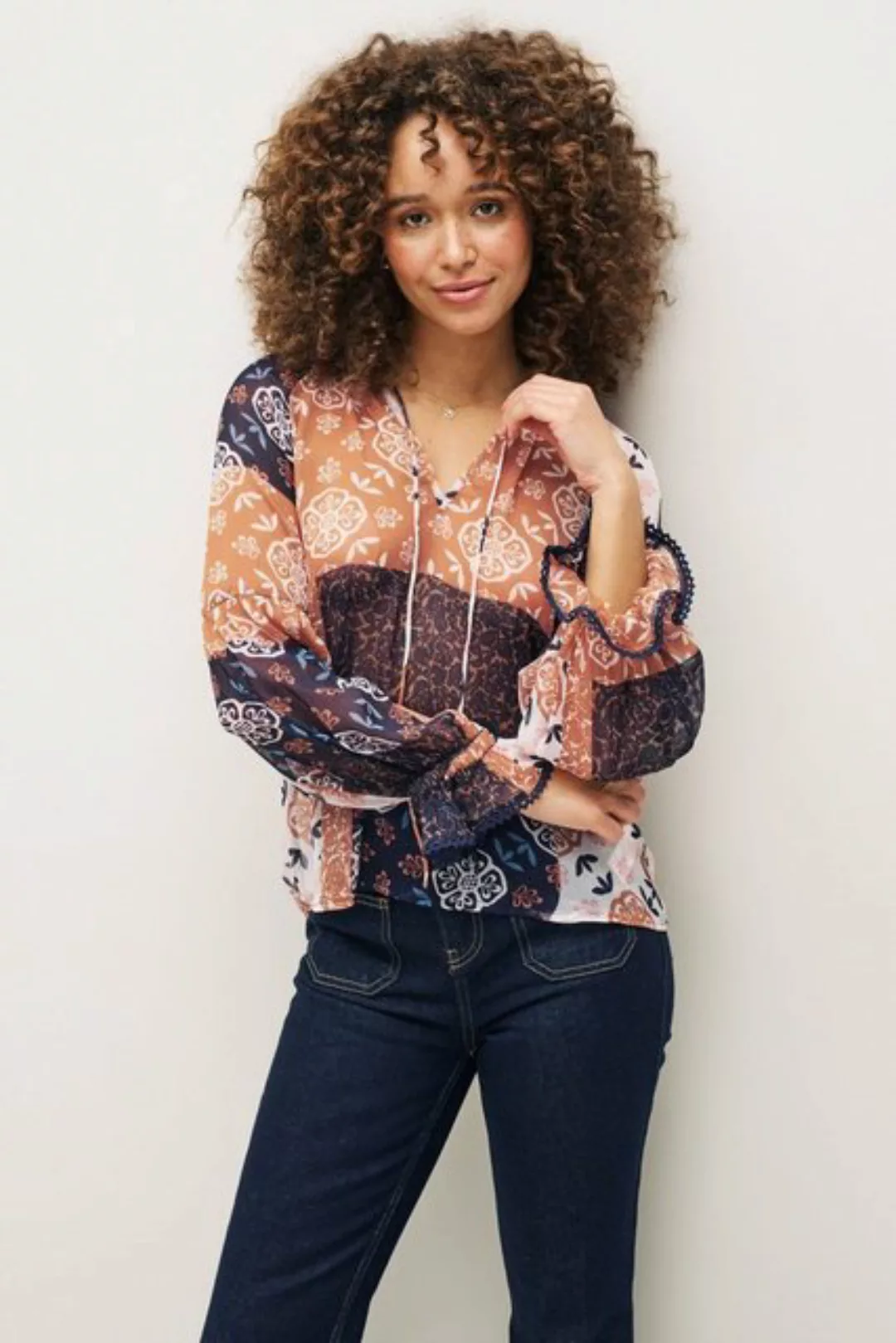 Next Shirtbluse Transparente Bluse mit Spitzenbesatz - Kurzgröße (1-tlg) günstig online kaufen