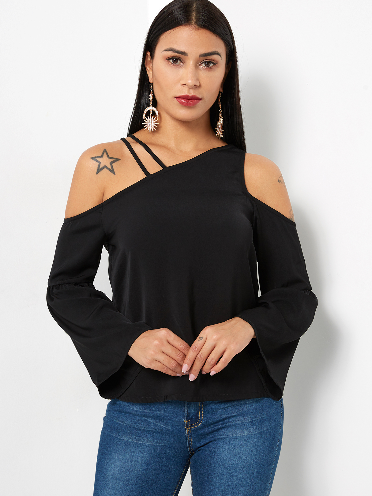 Black Plain Asymmetrical Schulter T-Shirts mit Glockenärmeln günstig online kaufen