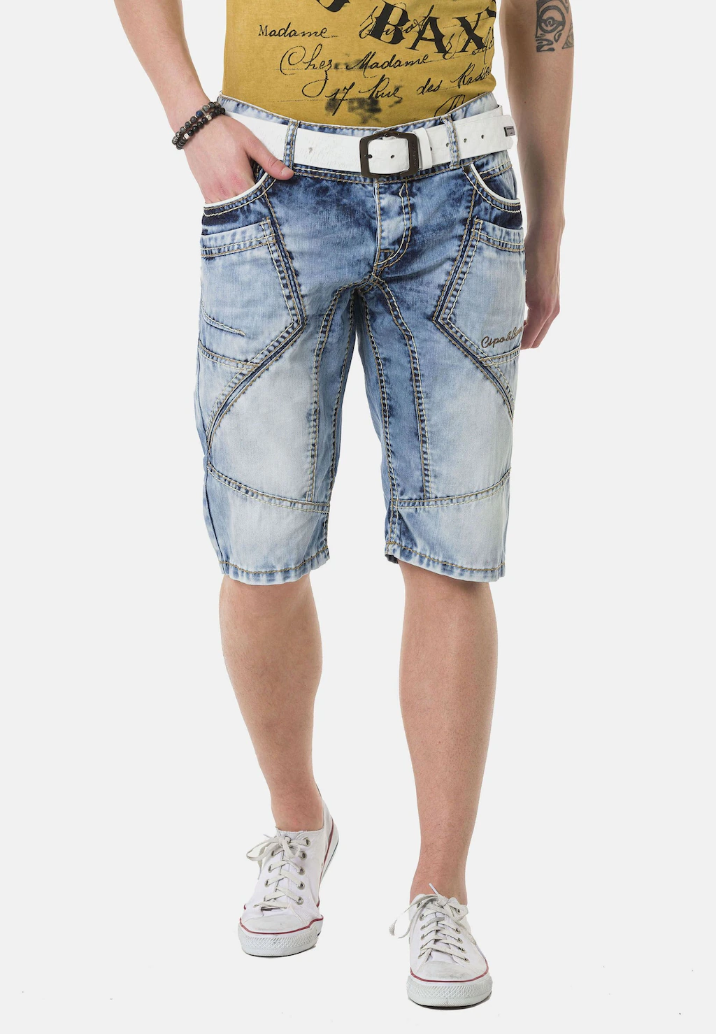 Cipo & Baxx Jeansbermudas "Capri-Shorts", mit auffälligen Ziernähten günstig online kaufen