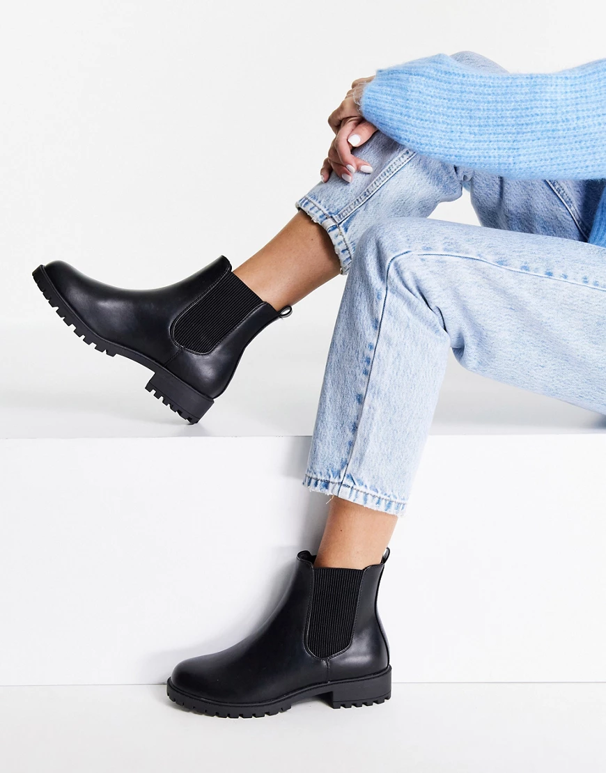 Accessorize – Flache Ankle-Boots in Schwarz mit Metalldetail günstig online kaufen