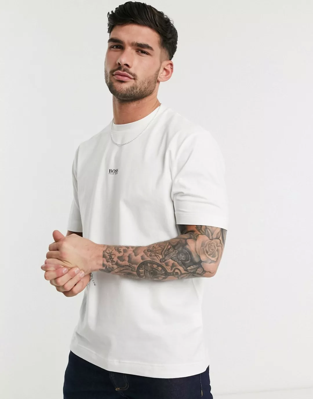 BOSS – Tchup – Weißes T-Shirt mit kontrastierendem Logo günstig online kaufen