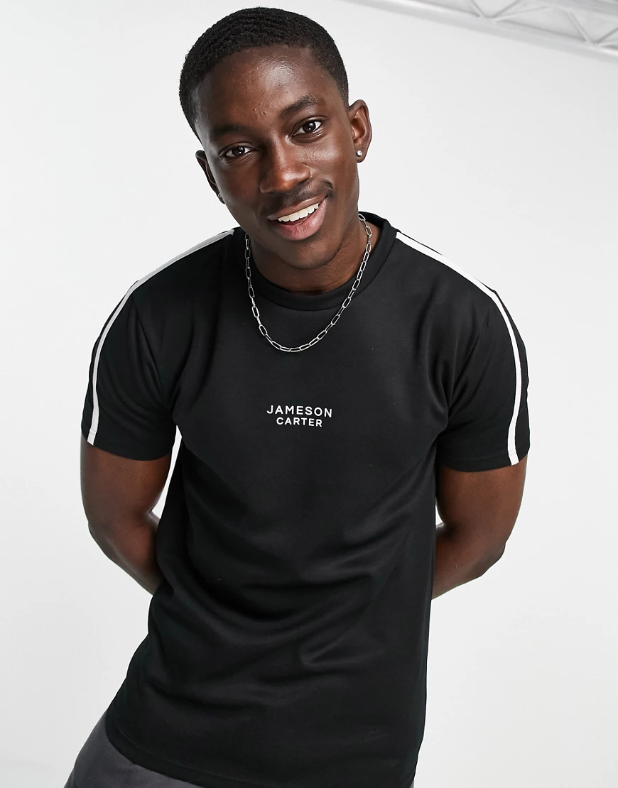 Jameson Carter – Dalston – T-Shirt mit mittigem Logo in Schwarz günstig online kaufen