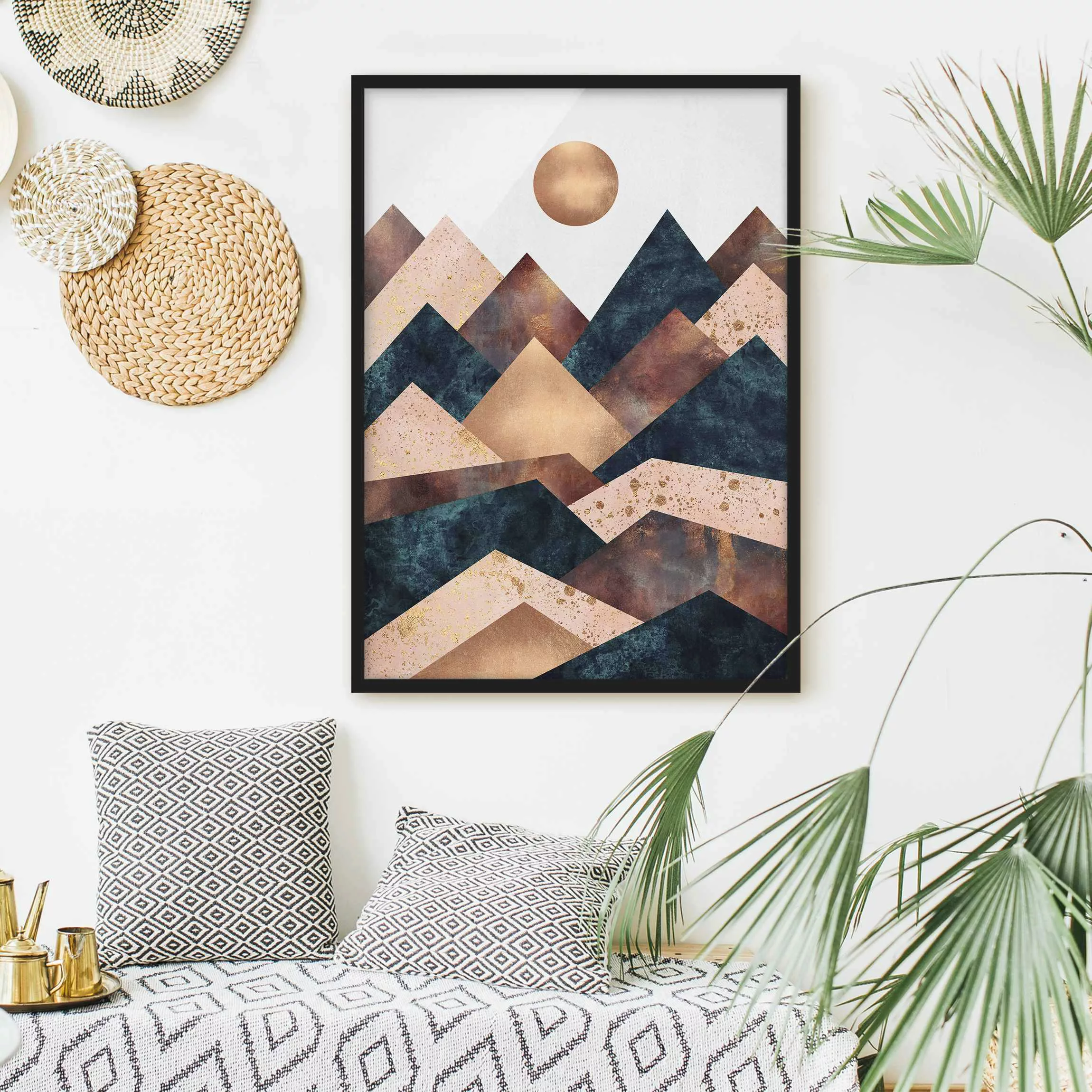Bild mit Rahmen Abstrakt - Hochformat Geometrische Berge Bronze günstig online kaufen