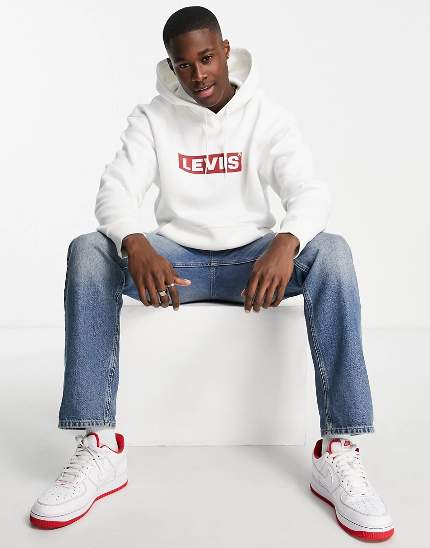 Levi's – Kapuzenpullover in Weiß mit Boxtab-Logo günstig online kaufen