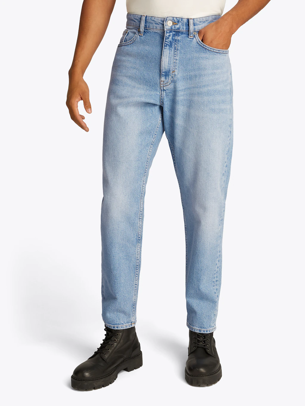 Tommy Jeans Gerade Jeans "Isaac Relaxed Tapered", Mit Gürtelschlaufen günstig online kaufen