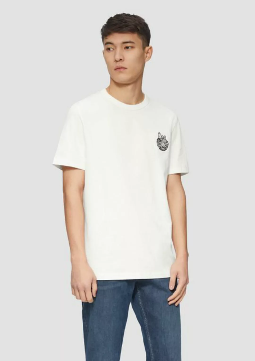 s.Oliver Kurzarmshirt Baumwoll-T-Shirt mit Peanuts®-Stickerei Artwork günstig online kaufen