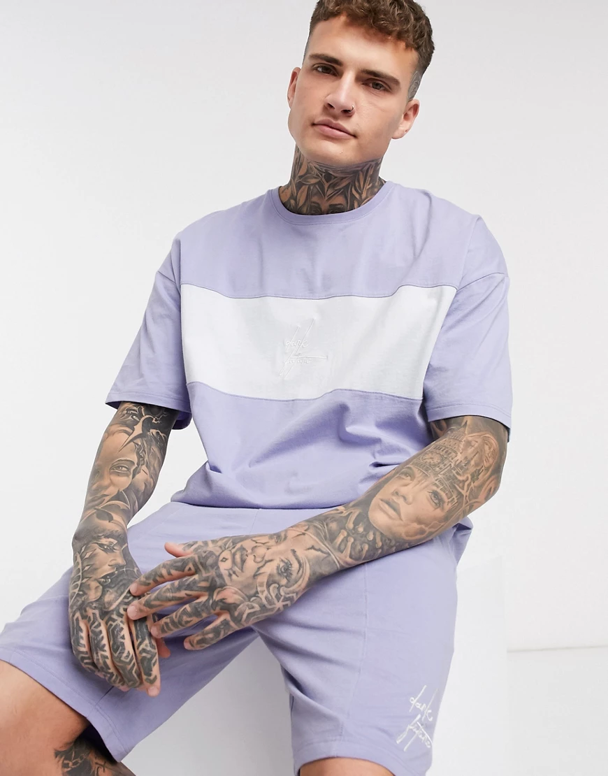 ASOS – Dark Future – Lounge-Pyjamashorts und Oversize-T-Shirt mit Bahnendes günstig online kaufen