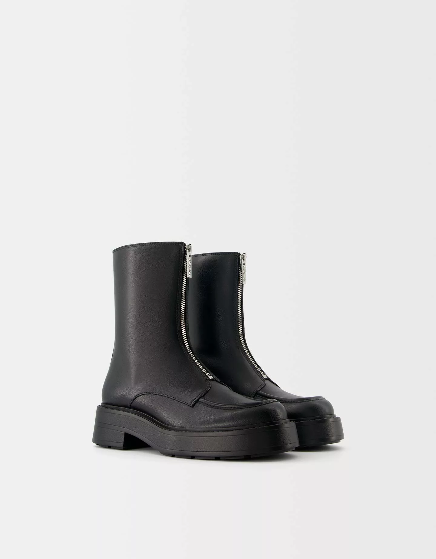 Bershka Flache Stiefelette Mit Reißverschluss Vorne Damen 36 Schwarz günstig online kaufen