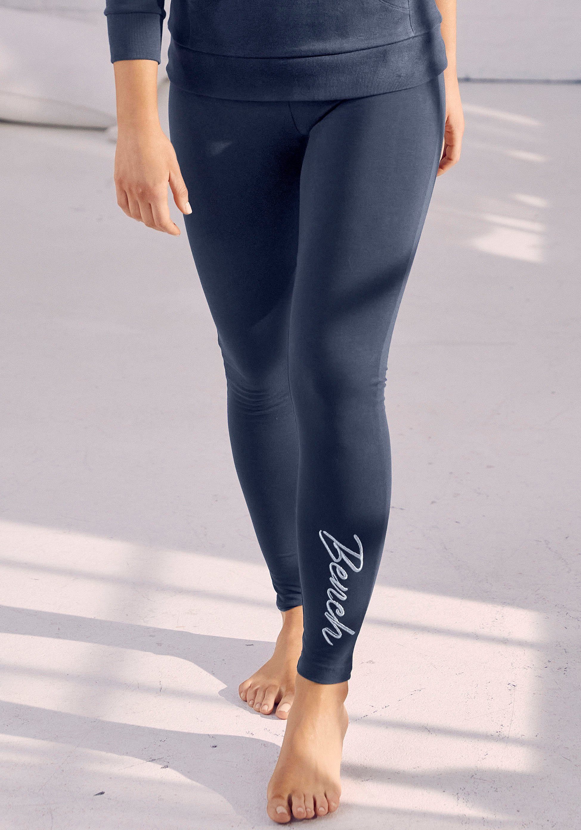 Bench. Loungewear Leggings mit glitzernder Logostickerei günstig online kaufen