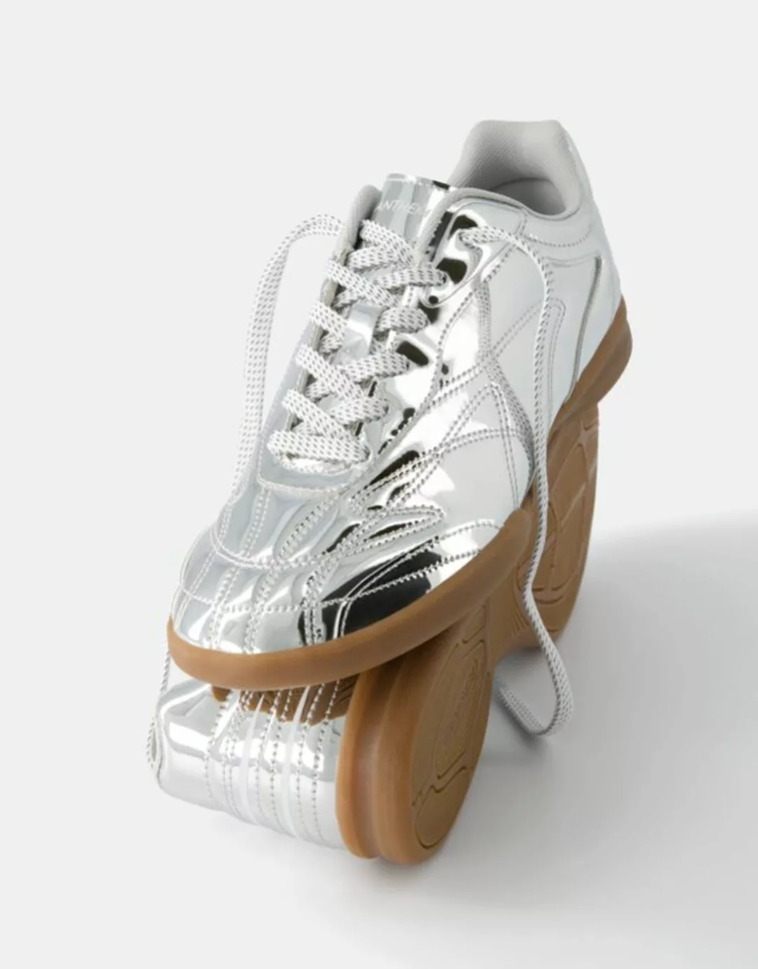 Bershka Metallisierte Sneaker Im Fußball-Stil Damen 36 Silber günstig online kaufen