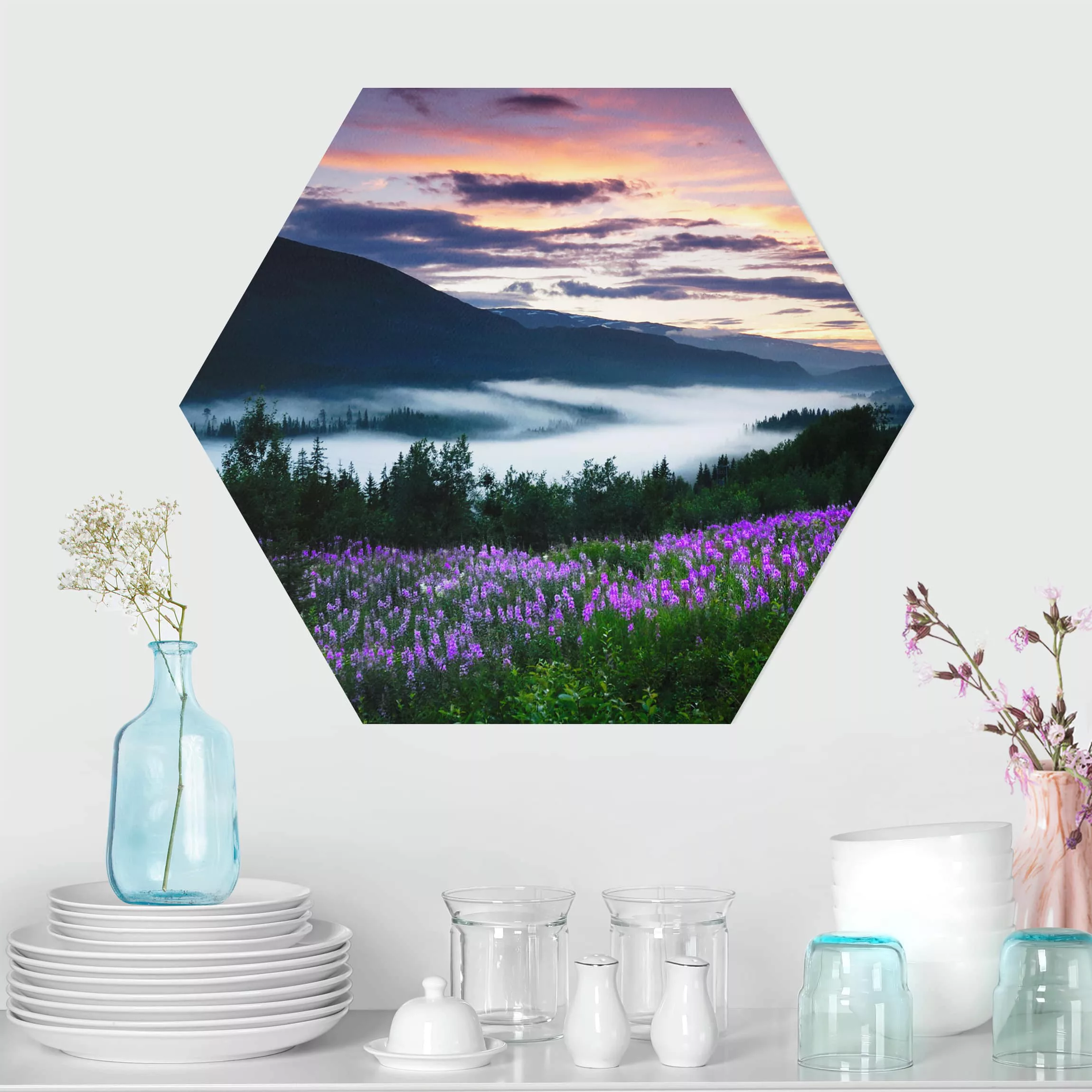 Hexagon-Alu-Dibond Bild Blumen Paradiesisches Tal in Norwegen günstig online kaufen