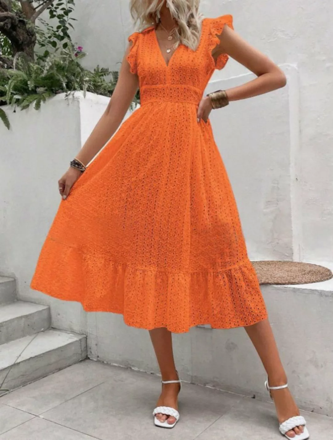 jalleria Dirndl Damenkleid aus Spitzen-Jacquard mit hohlem V-Ausschnitt günstig online kaufen