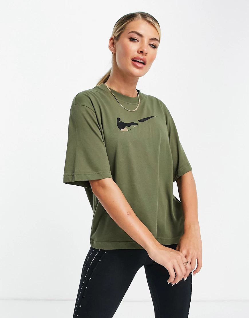 Nike Training – Dri-Fit – Kastiges, hochgeschlossenes T-Shirt in Khaki mit günstig online kaufen