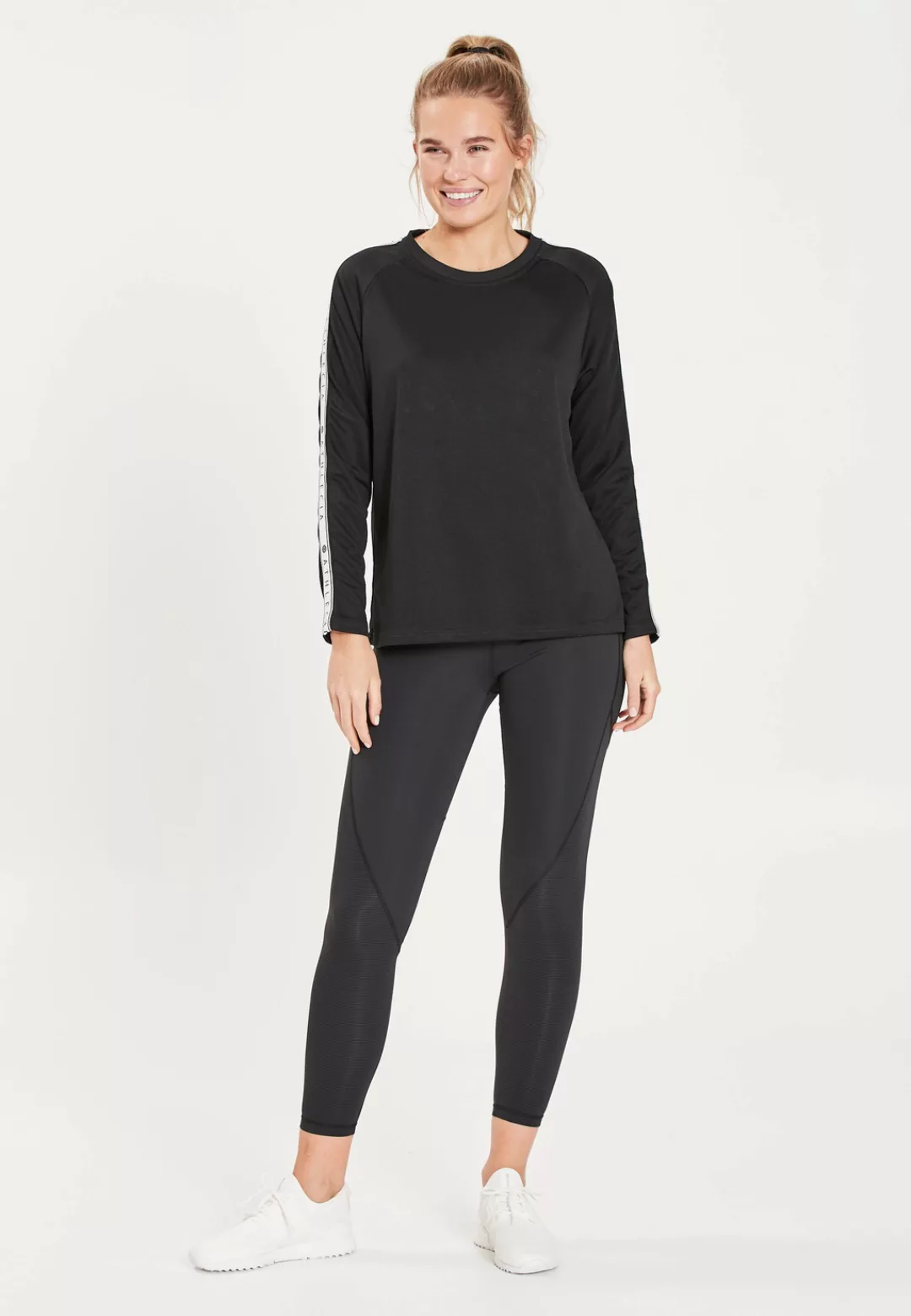 ATHLECIA Langarmshirt "SELLA", (1 tlg.), mit hippen Logoprint-Streifen günstig online kaufen
