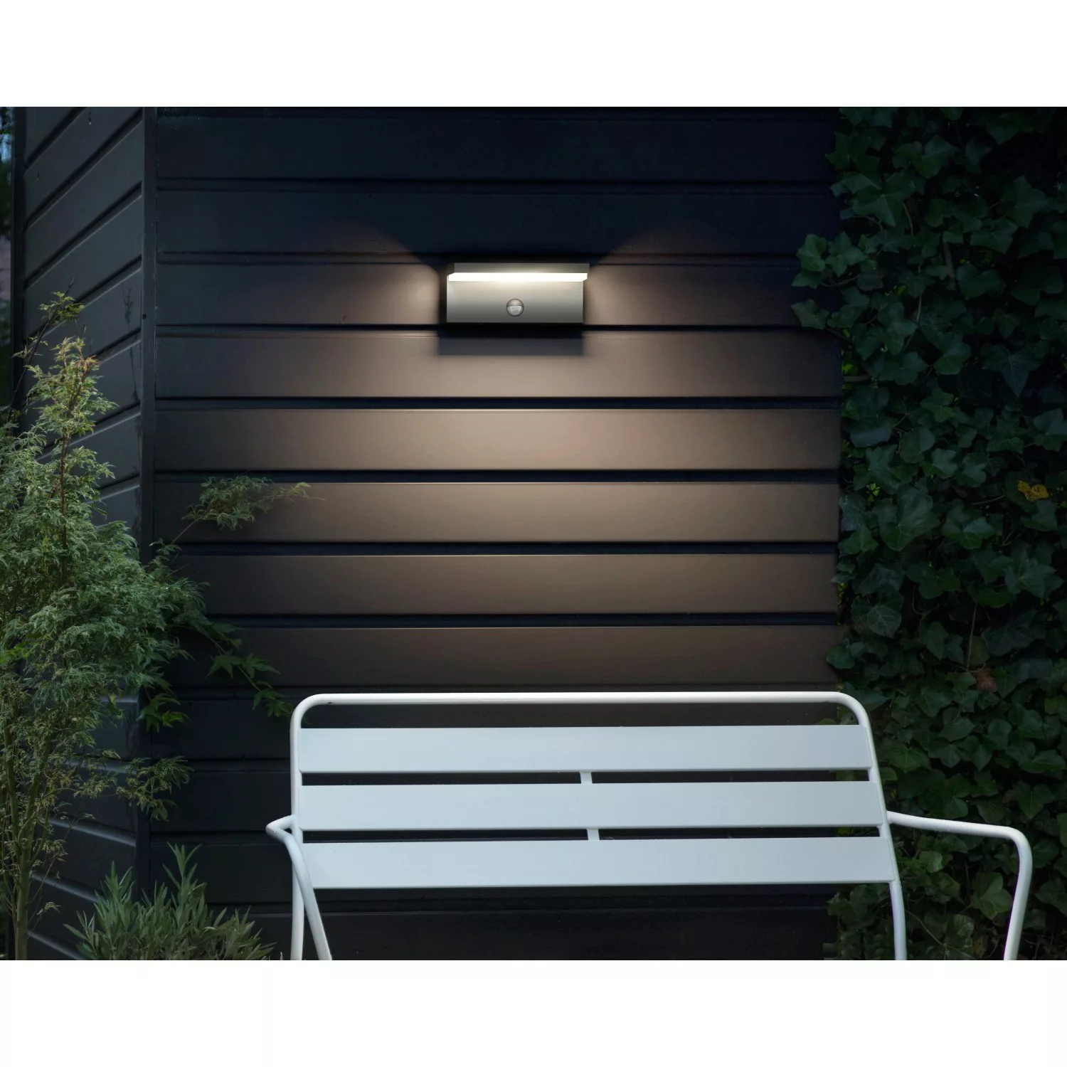 Philips Bustan LED-Außenwandlampe Sensor 2.700 K günstig online kaufen