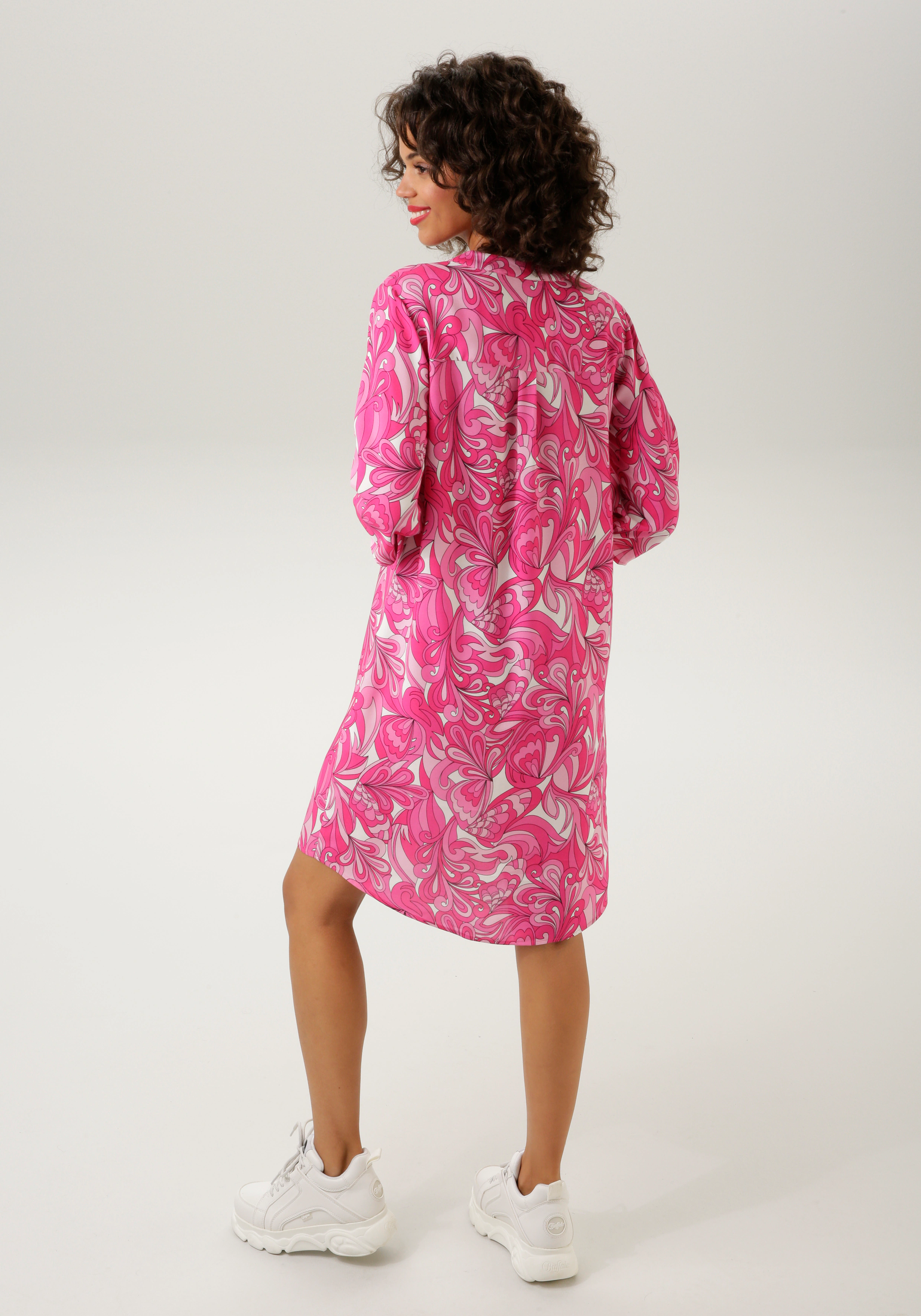 Aniston CASUAL Sommerkleid, mit farbharmonischem, graphischem Druck günstig online kaufen