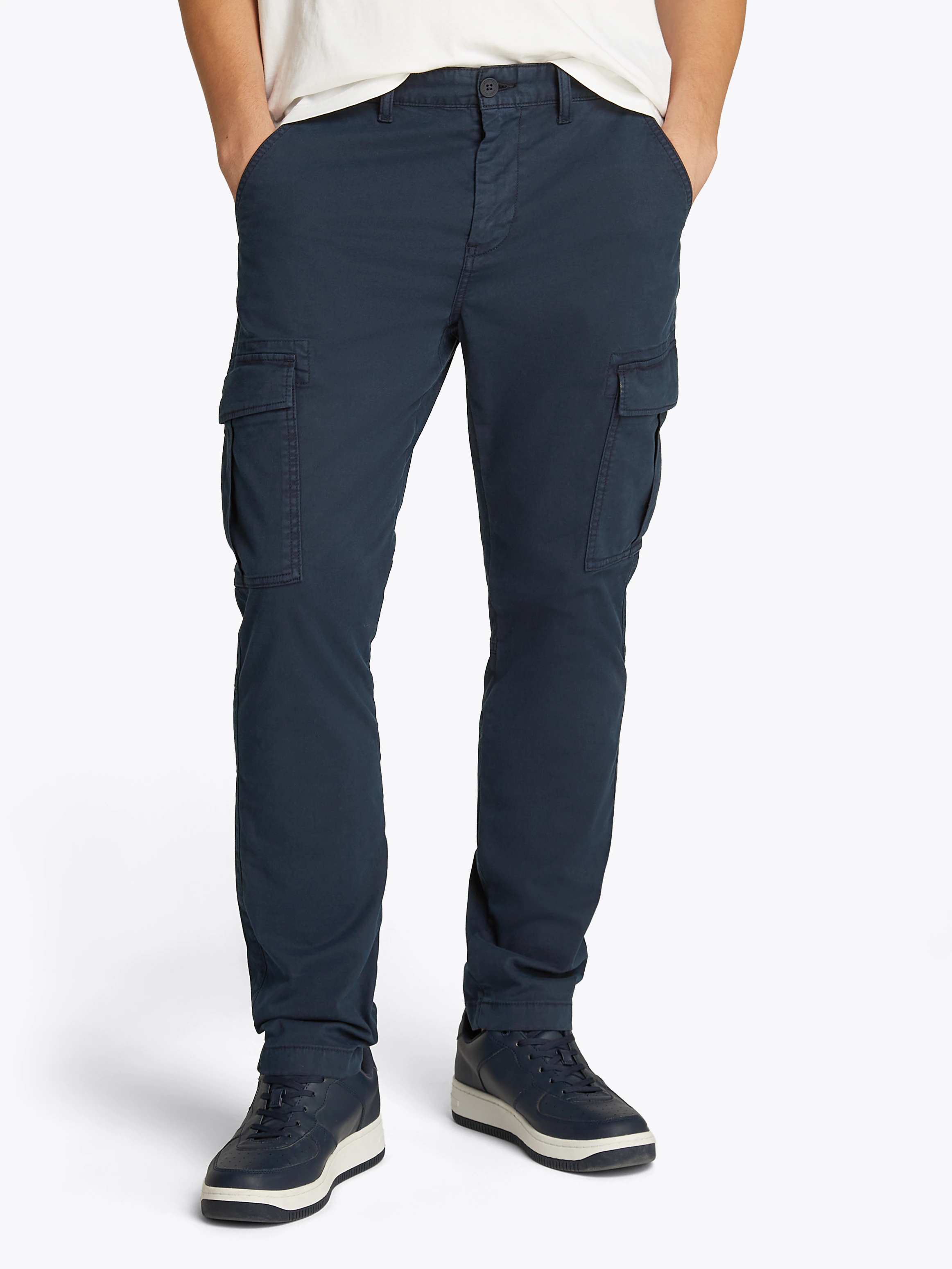 Tommy Jeans Cargohose "TJM AUSTIN CARGO", mit Logostickerei günstig online kaufen