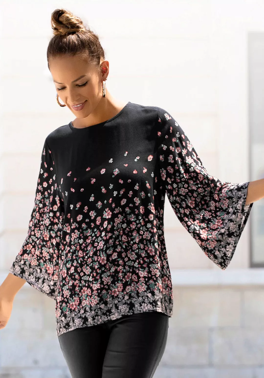 LASCANA Druckbluse, mit Blumendruck und Trompetenärmel, Blusenshirt, elegan günstig online kaufen