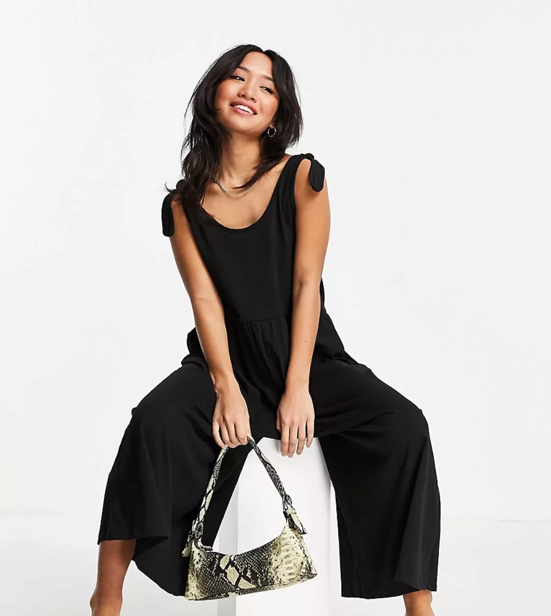 ASOS DESIGN Petite – Hänger-Jumpsuit mit Trägern zum Binden in Schwarz günstig online kaufen