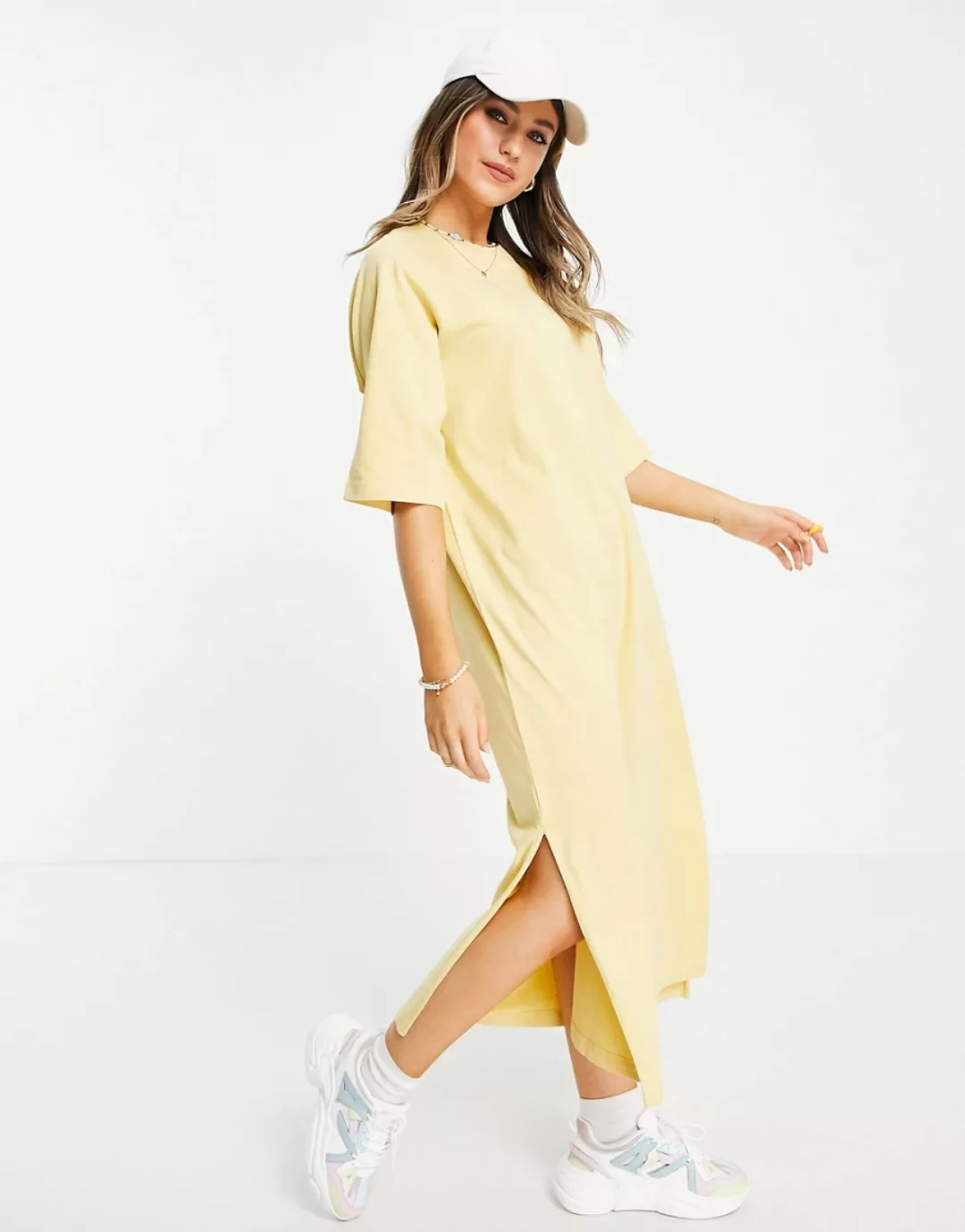 Monki – Kenny – Mittellanges T-Shirt-Kleid in Gelb günstig online kaufen