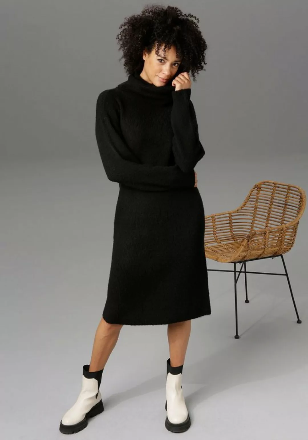 Aniston CASUAL Strickkleid mit halsfernem Rollkragen günstig online kaufen
