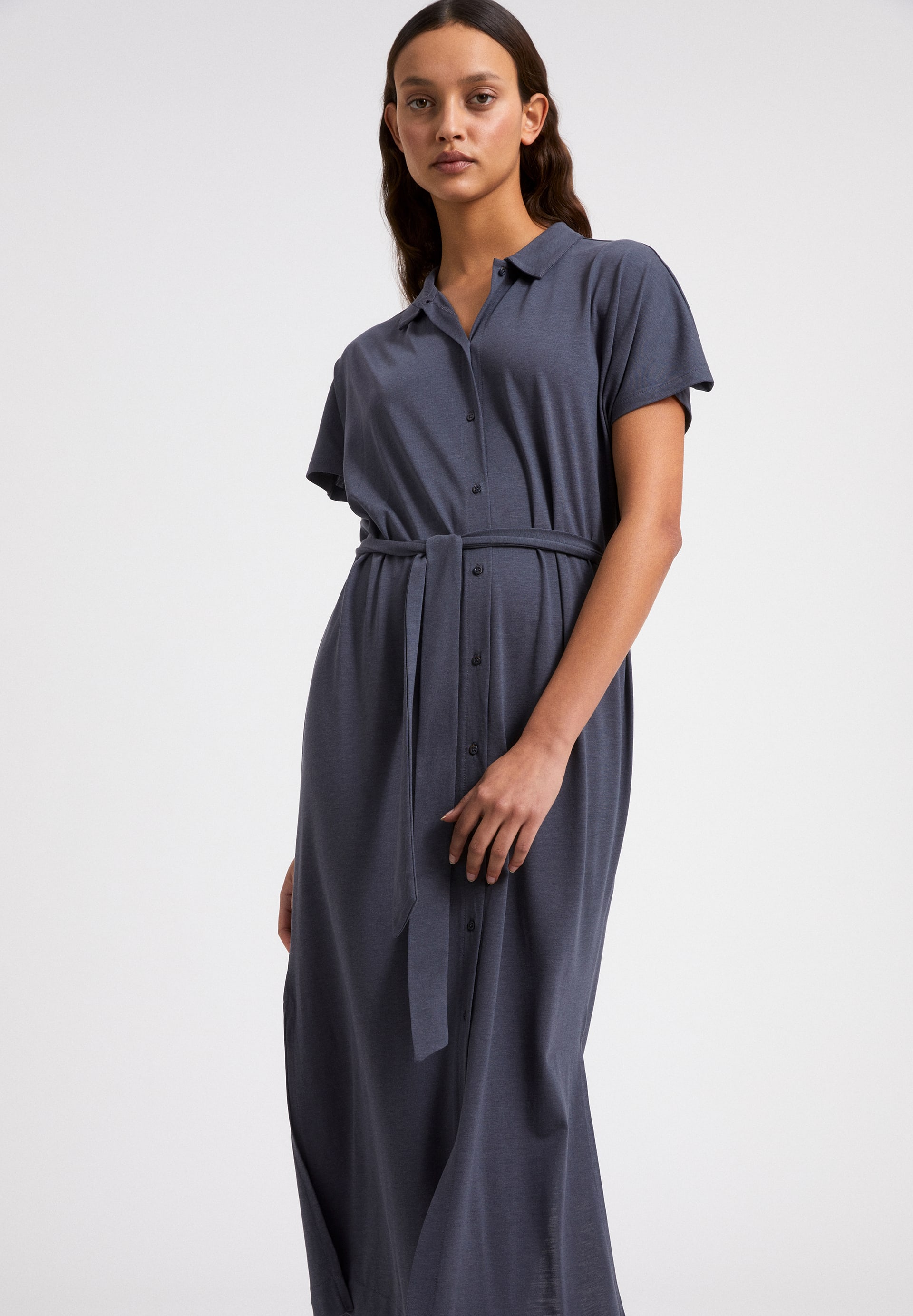 Kleid ISKAA SOLID in indigo von ARMEDANGELS günstig online kaufen
