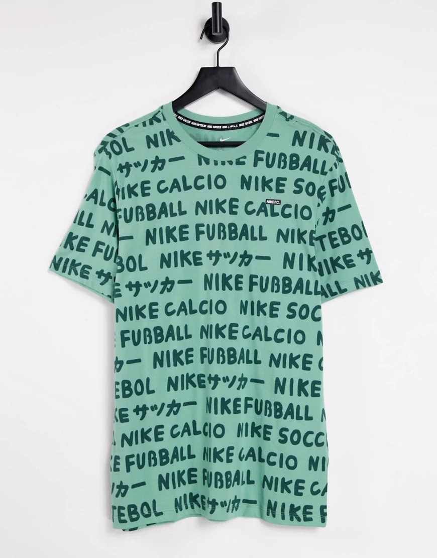 Nike – F.C Football – Hellgrünes T-Shirt mit Grafik günstig online kaufen