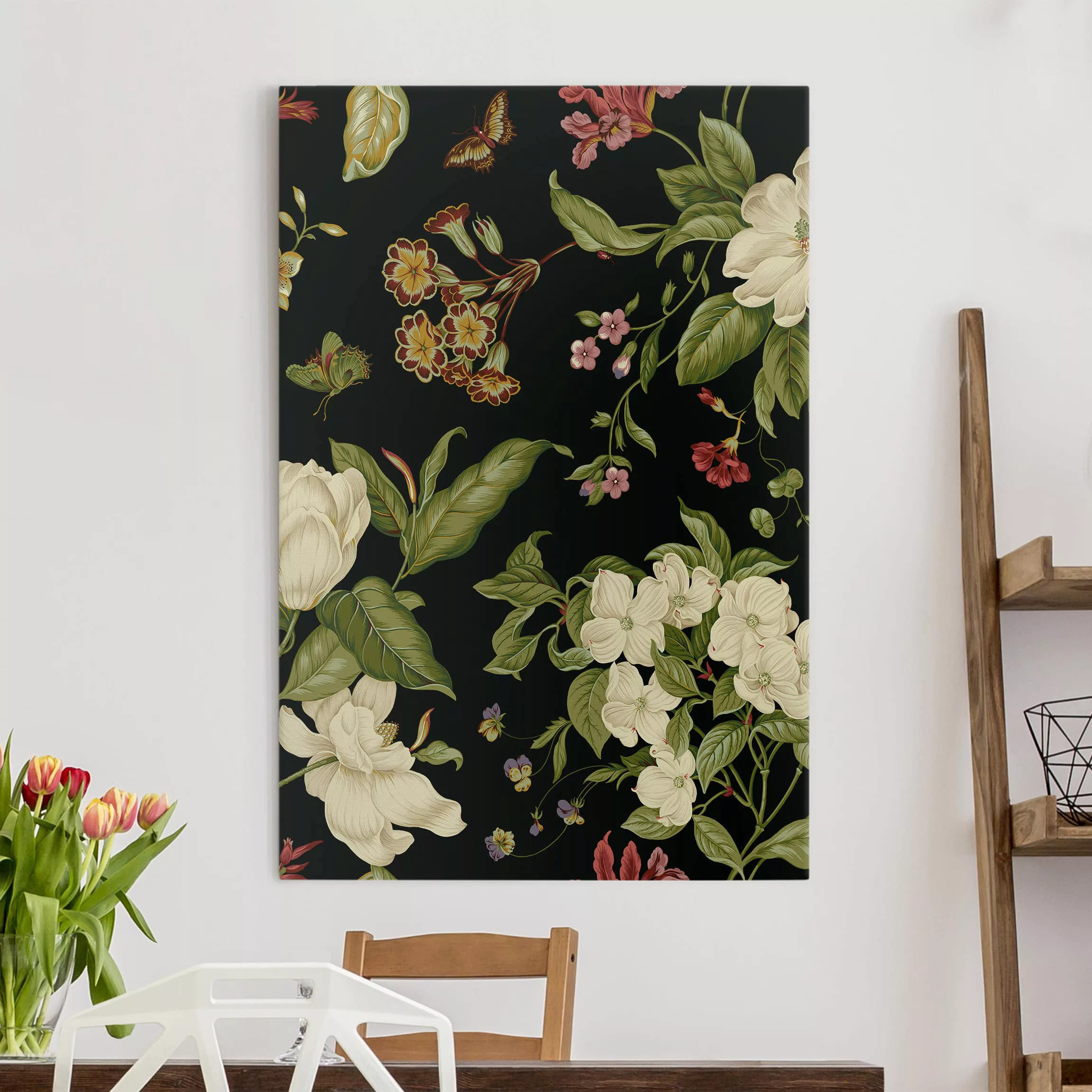 Leinwandbild Blumen - Hochformat Gartenblumen auf Schwarz I günstig online kaufen