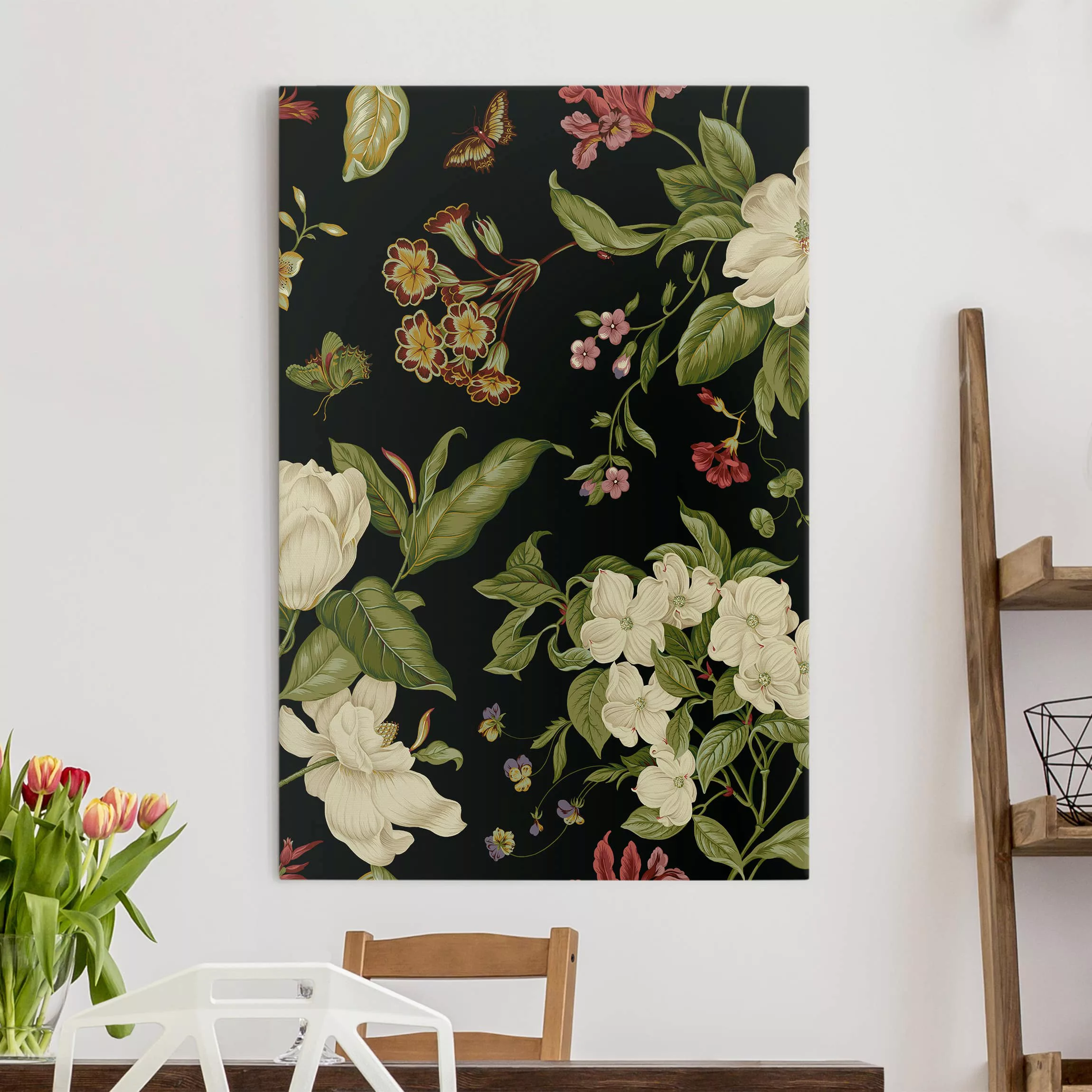 Leinwandbild - Hochformat Gartenblumen auf Schwarz I günstig online kaufen