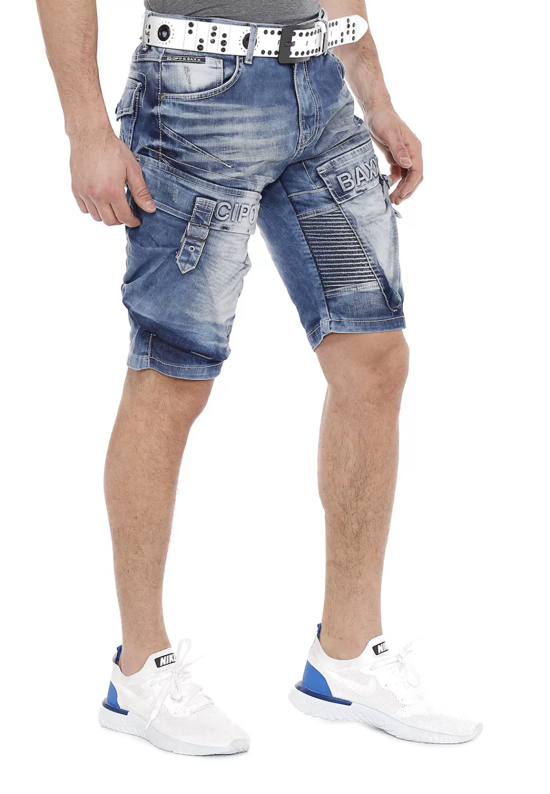 Cipo & Baxx Shorts mit lässigem Rippenmuster günstig online kaufen