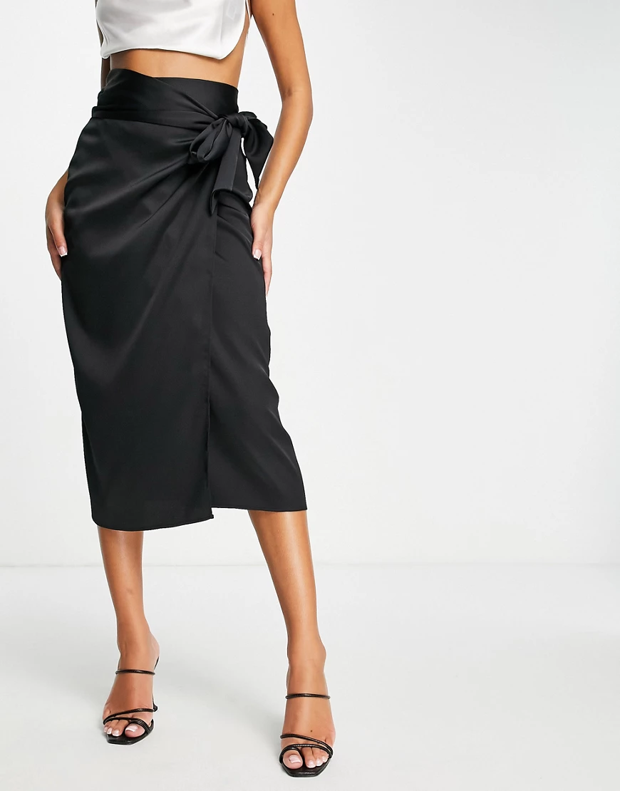 Style Cheat – Weicher Midi-Wickelrock aus Satin in Schwarz günstig online kaufen