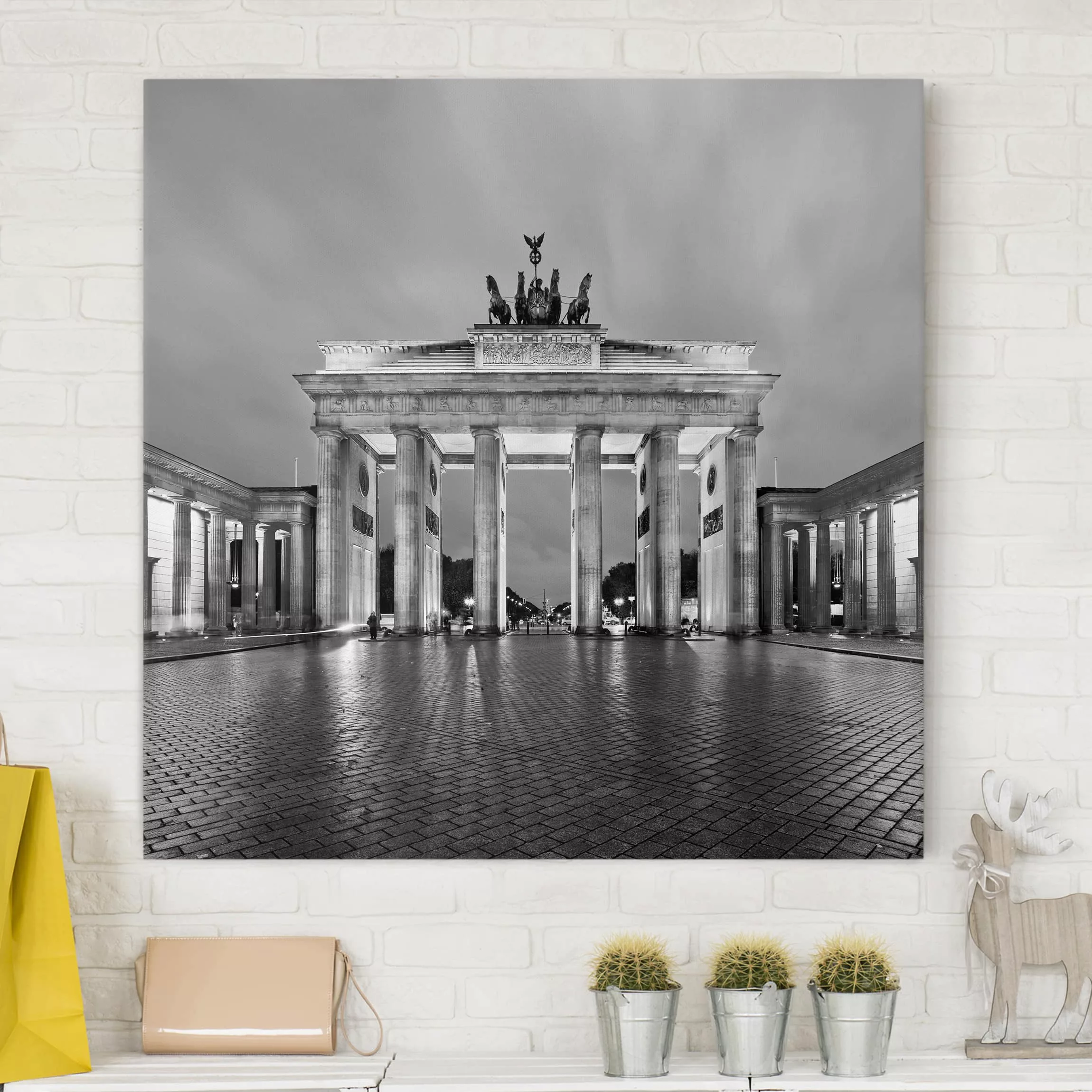 Leinwandbild Berlin - Quadrat Erleuchtetes Brandenburger Tor II günstig online kaufen