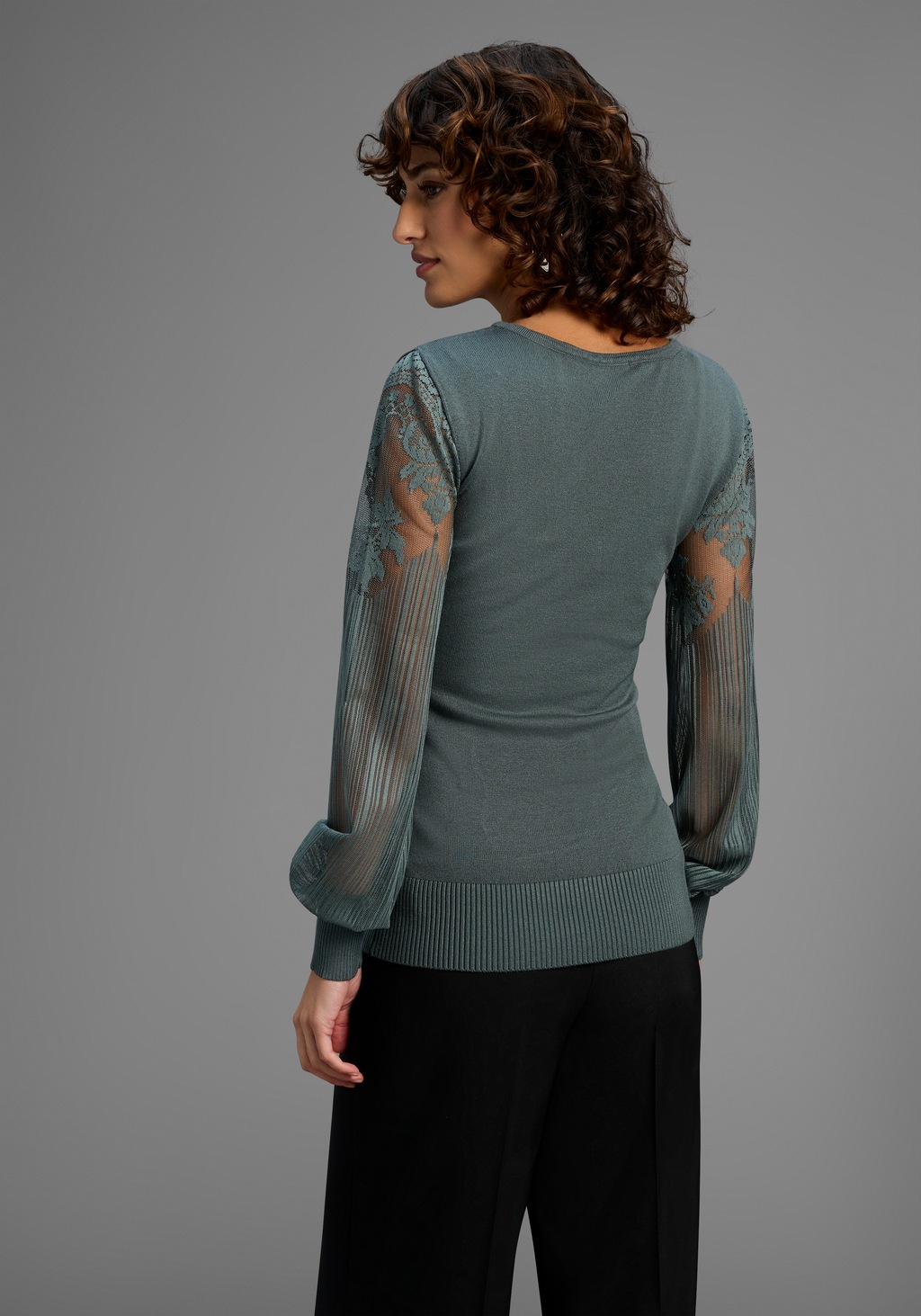 Melrose V-Ausschnitt-Pullover, mit Ärmeln aus Spitze günstig online kaufen