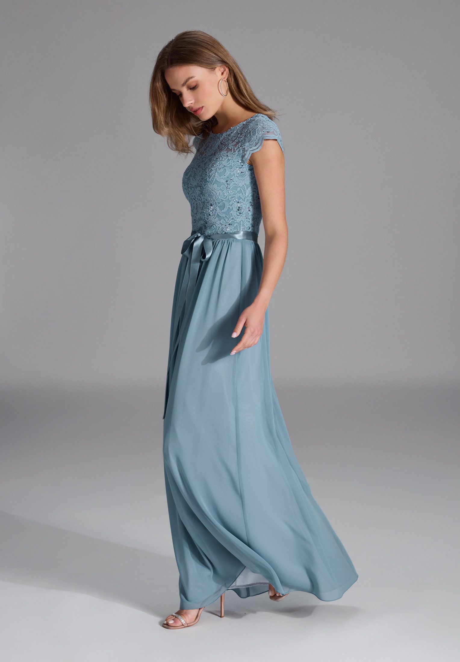 SWING Abendkleid Taillierte Passform mit ausgestelltem günstig online kaufen