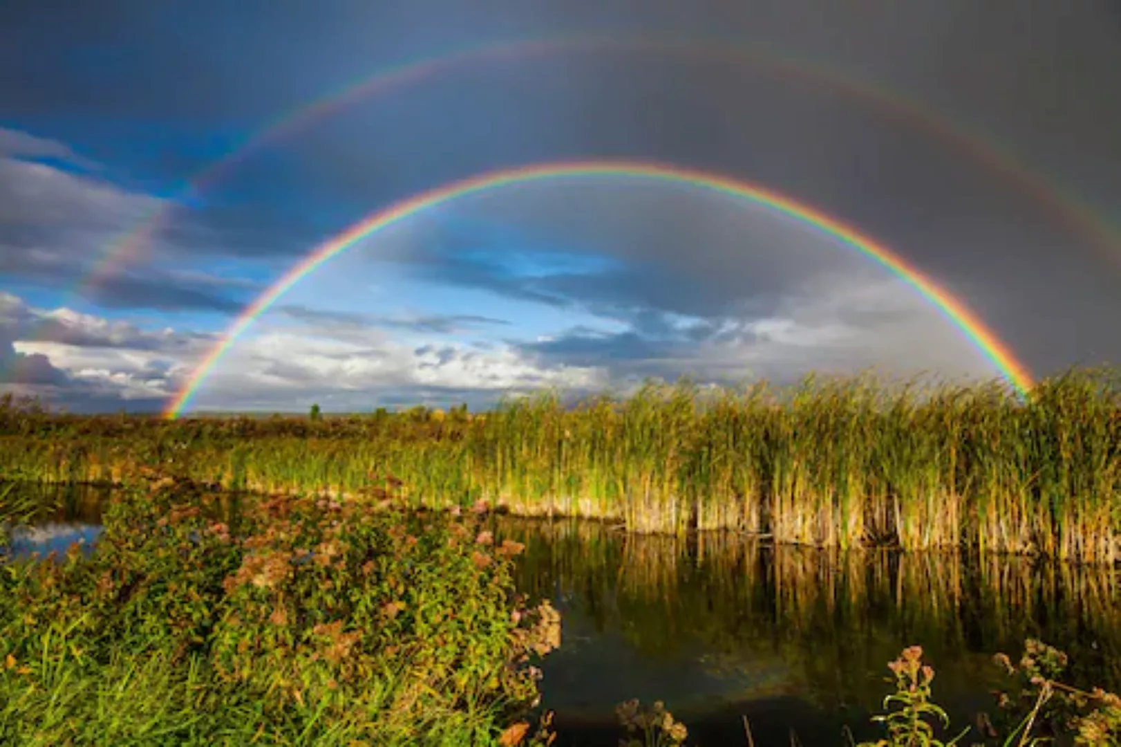 Papermoon Fototapete »REGENBOGEN ÜBER FLUSS-LANDSCHAFT NATUR HIMMEL WOLKEN« günstig online kaufen