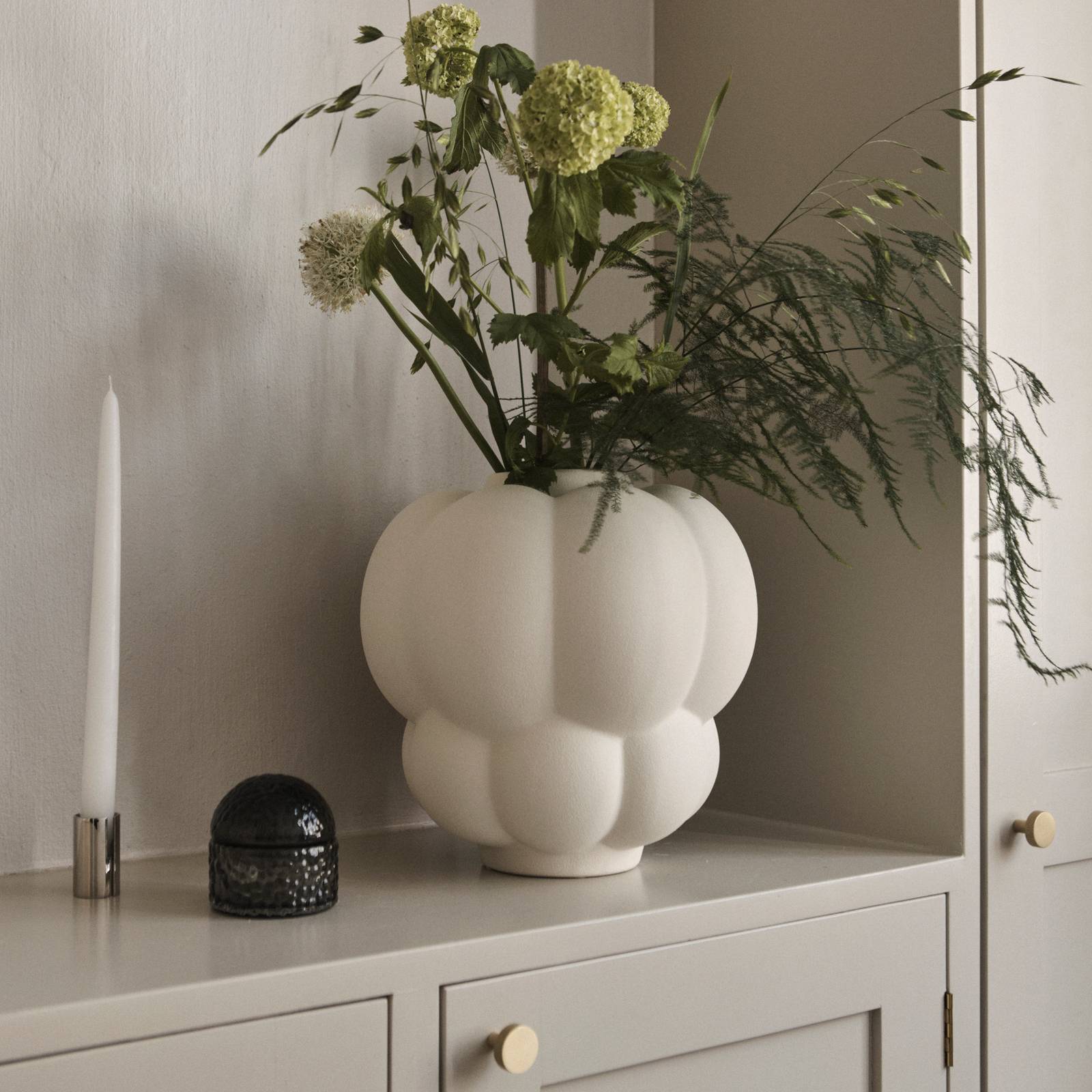 AYTM Vase Uva, Keramik, weiß, Ø 26 cm, Traubenform günstig online kaufen