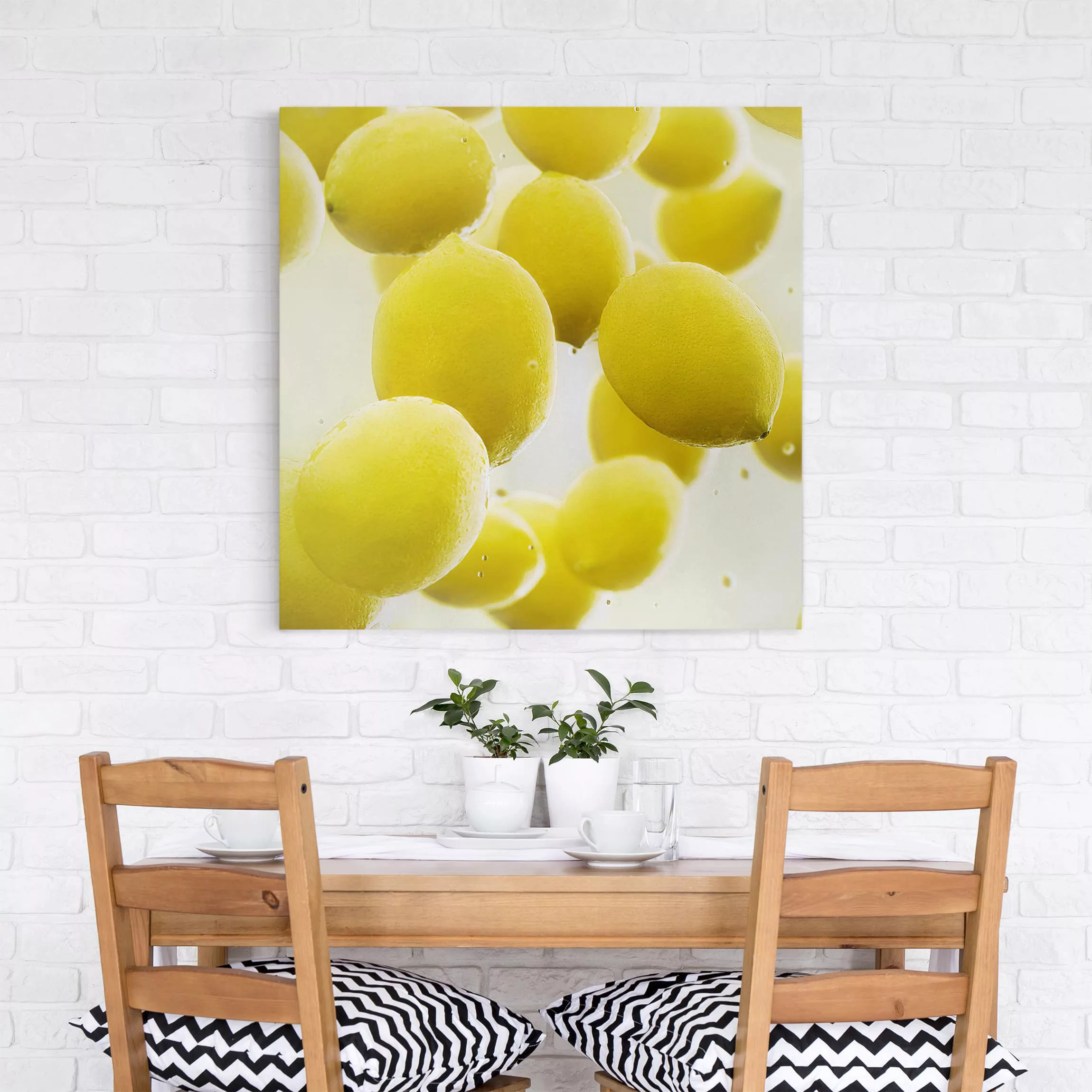 Leinwandbild Küche - Quadrat Zitronen im Wasser günstig online kaufen