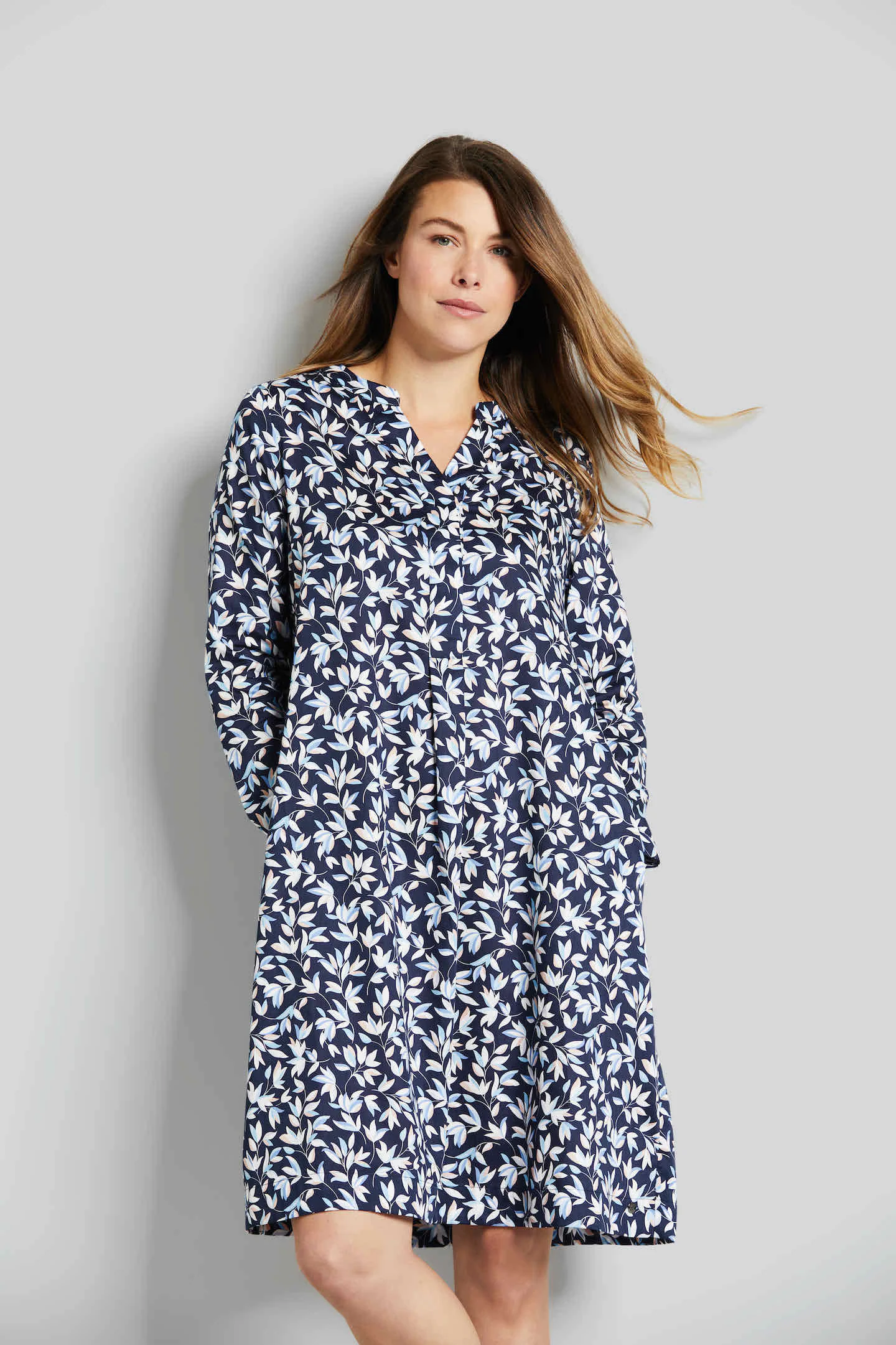 bugatti Blusenkleid, mit floralem Muster günstig online kaufen