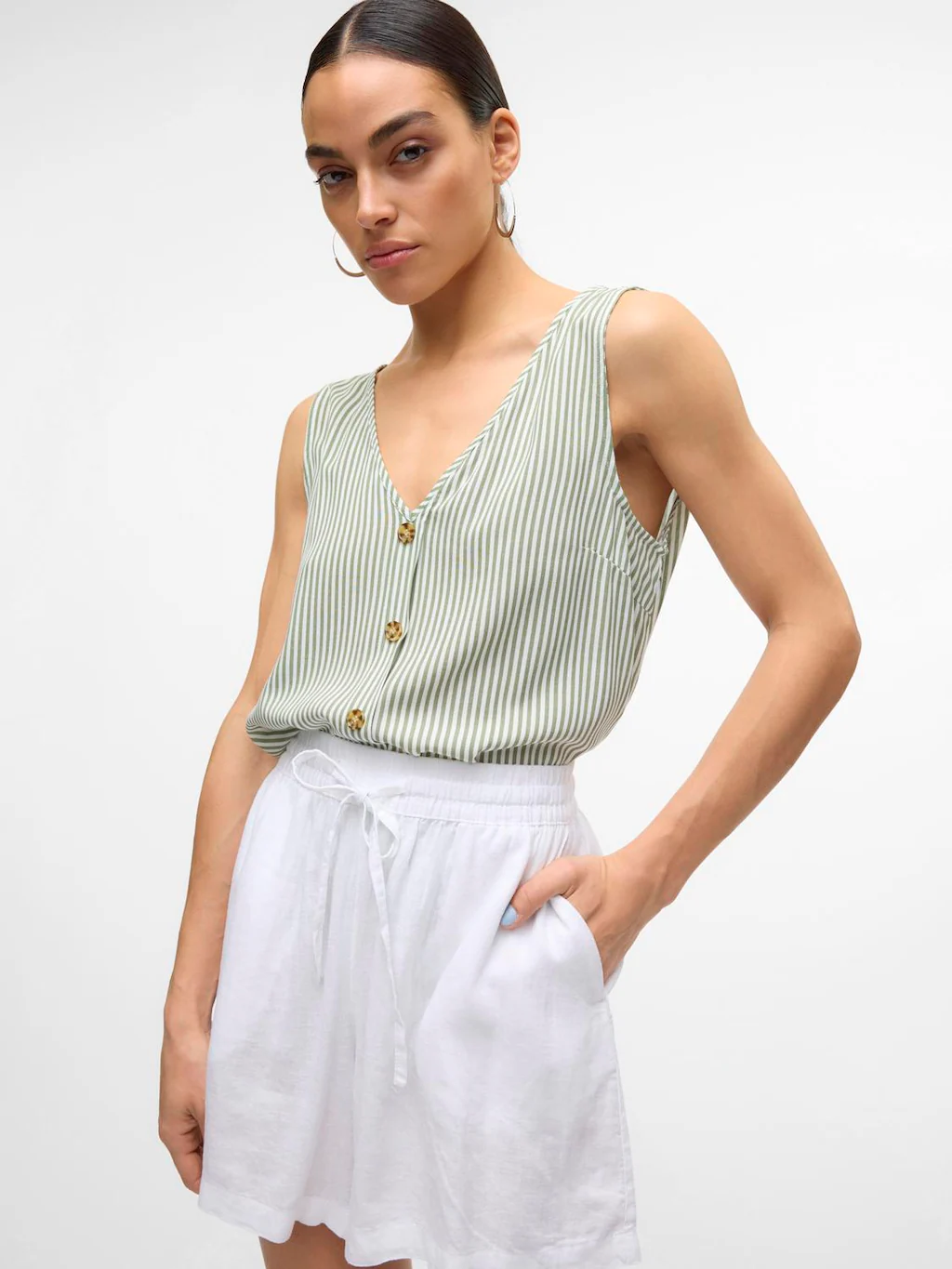 Vero Moda Shirttop auch mit V-Ausschnitt hinten günstig online kaufen