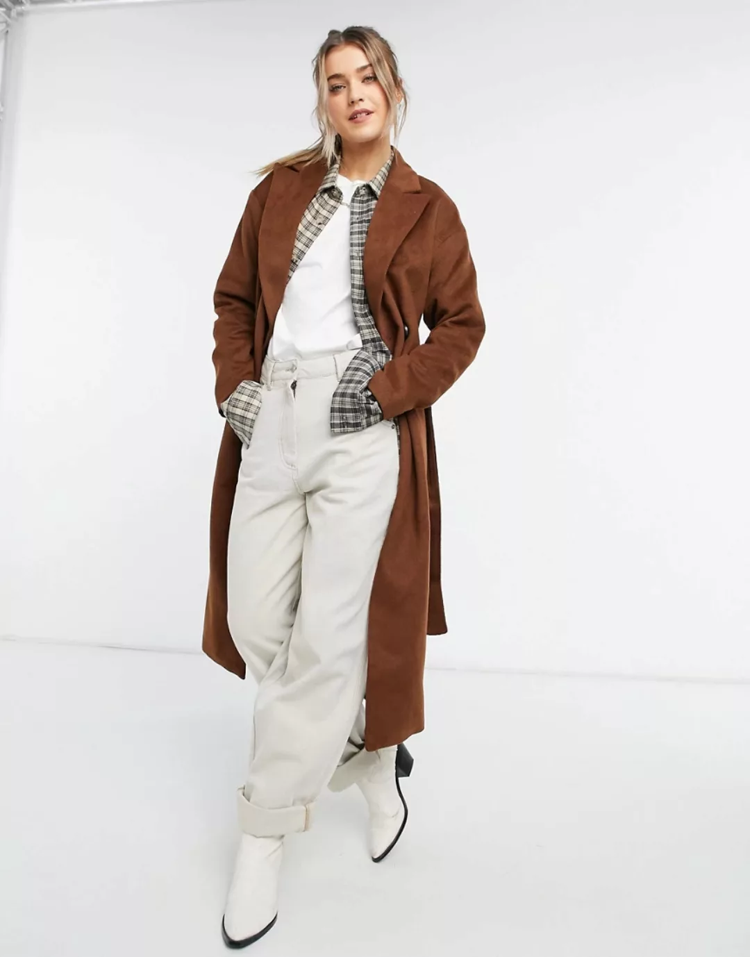 New Look – Langer Mantel mit Gürtel in Hellbraun günstig online kaufen