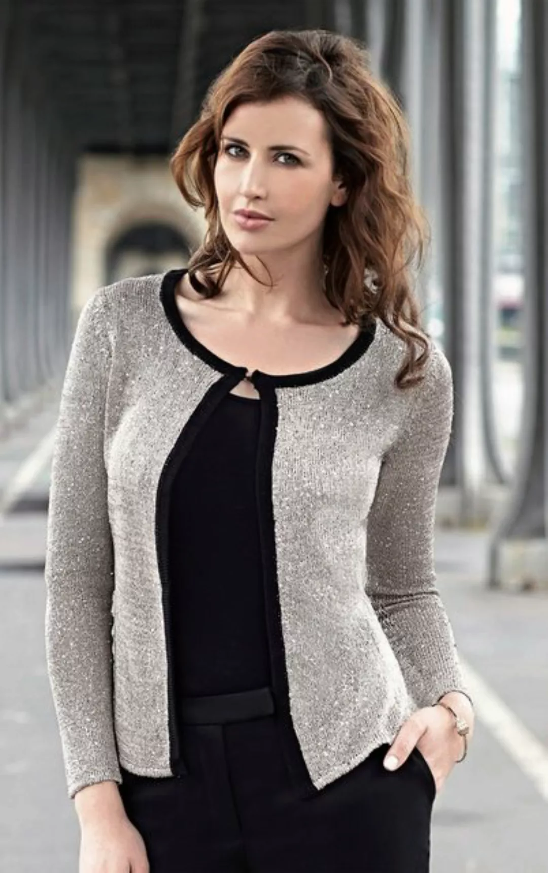 Passioni Cardigan mit Glitzergarn in Taupe mit schwarzem Rand günstig online kaufen