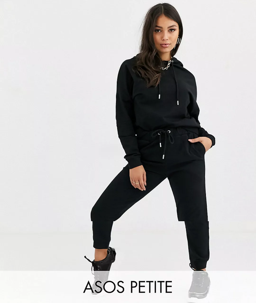 ASOS DESIGN Petite – Trainingsanzug mit Kapuzenpullover und schmaler Joggin günstig online kaufen