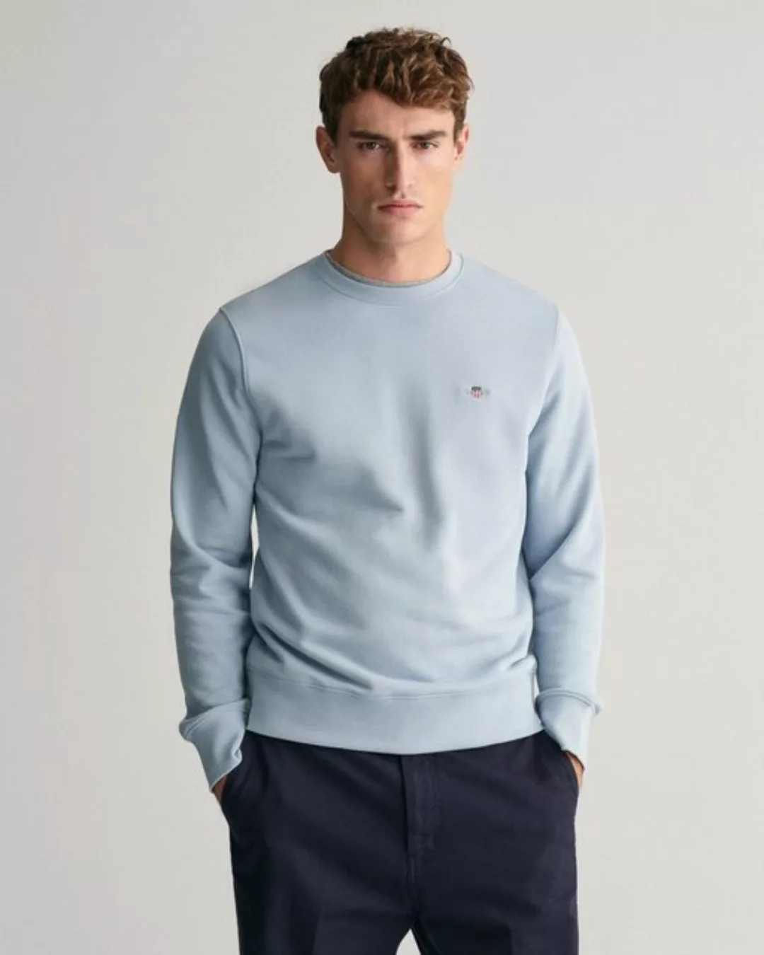 Gant Sweatshirt REG SHIELD C-NECK SWEAT mit Logostickerei auf der Brust günstig online kaufen