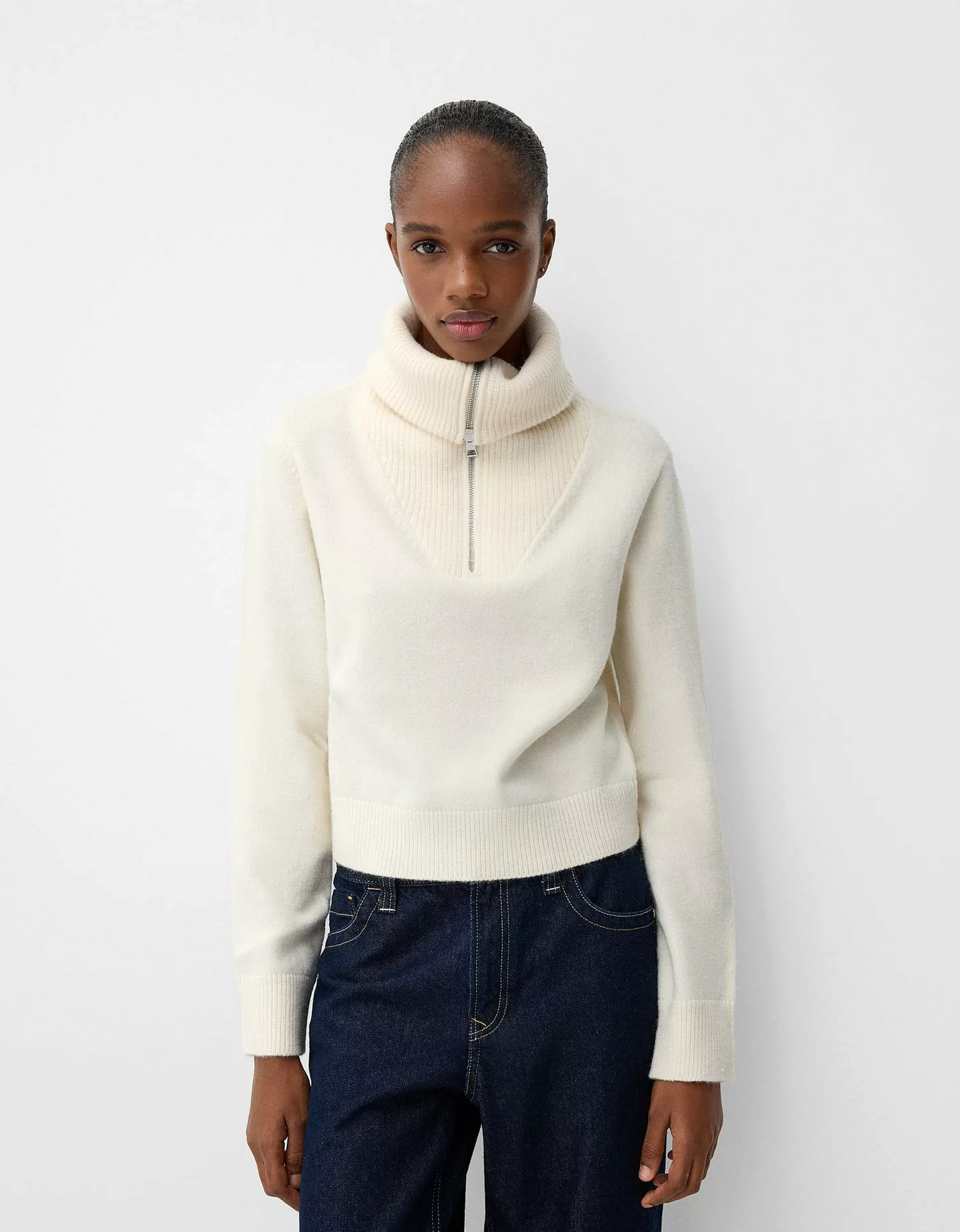 Bershka Sportlicher Rollkragenpullover Mit Reißverschluss Damen Xs Rohweiß günstig online kaufen