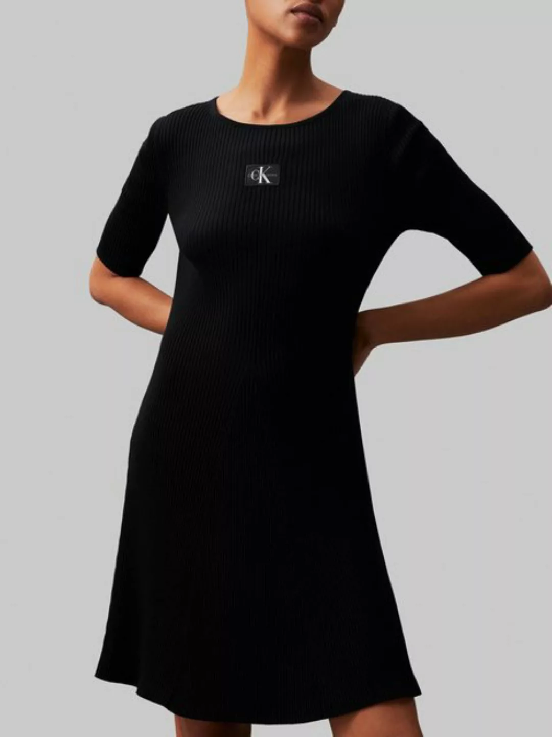 Calvin Klein Jeans Sweatkleid WOVEN LABEL SS SWEATER DRESS mit Logopatch günstig online kaufen