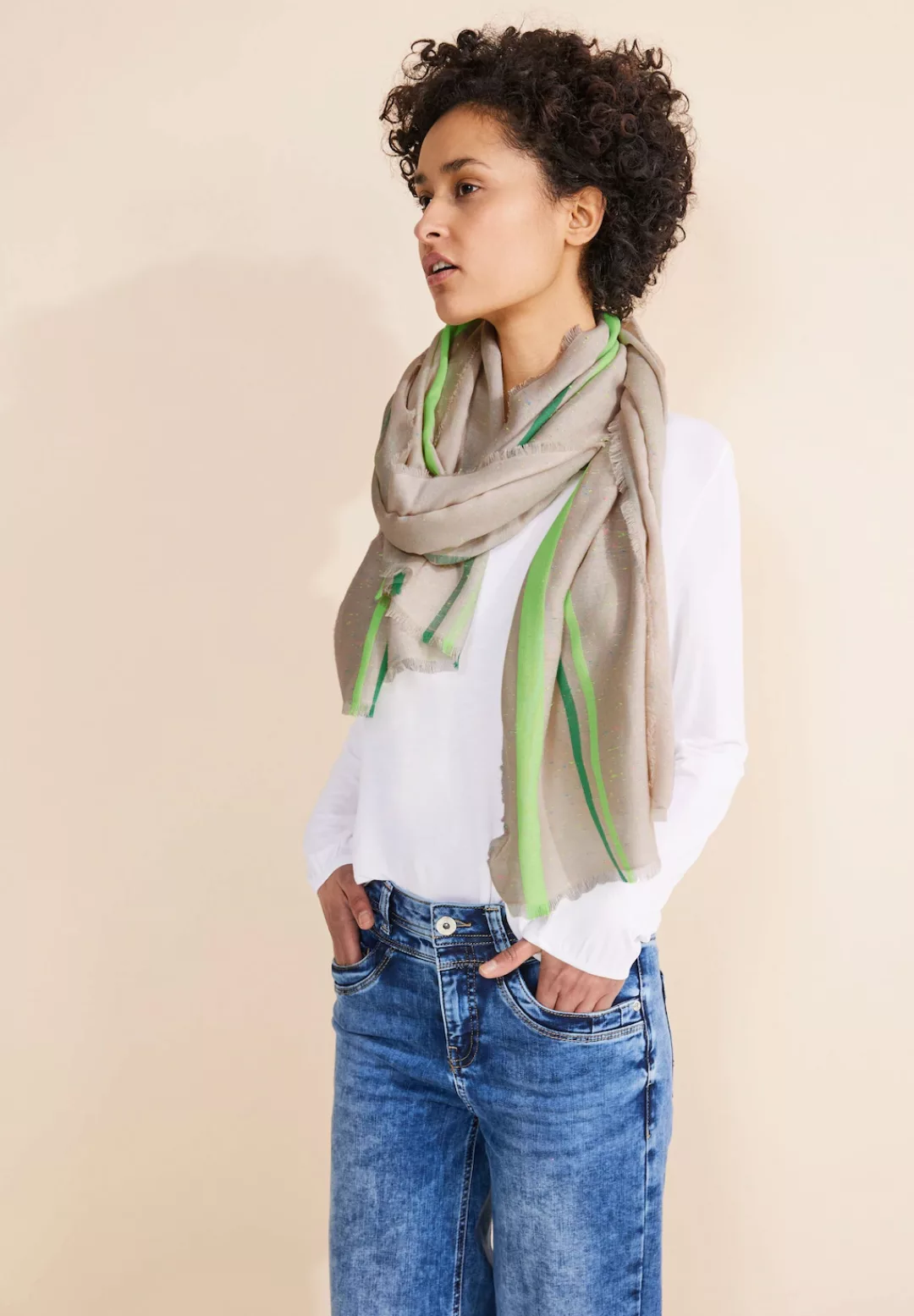 STREET ONE Schal, mit kontrastfarbenen Einsatz günstig online kaufen