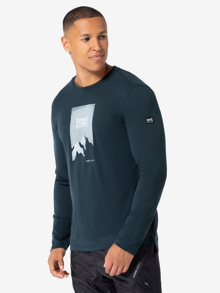 SUPER.NATURAL Langarmshirt für Herren, Merino 2 PITCH front Berg Motiv günstig online kaufen