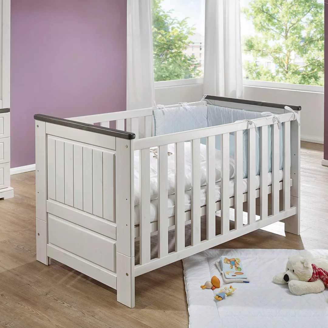 Babybett in Weiß und Grey Wash Kiefer Massivholz günstig online kaufen