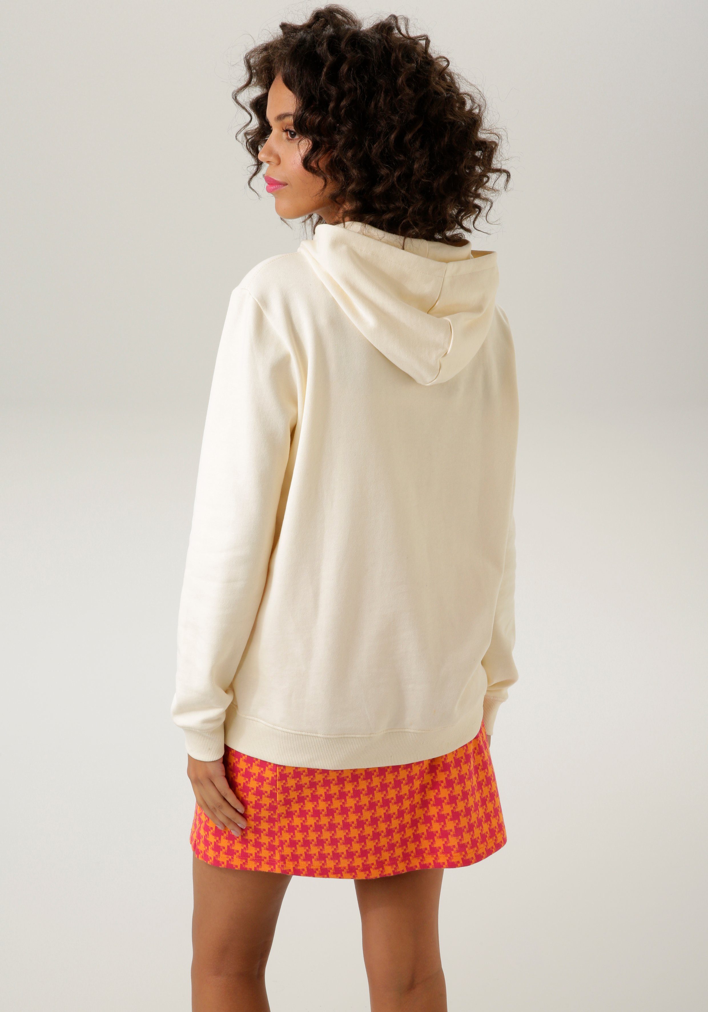 Aniston CASUAL Sweatshirt mit aufgestickter "LAS günstig online kaufen